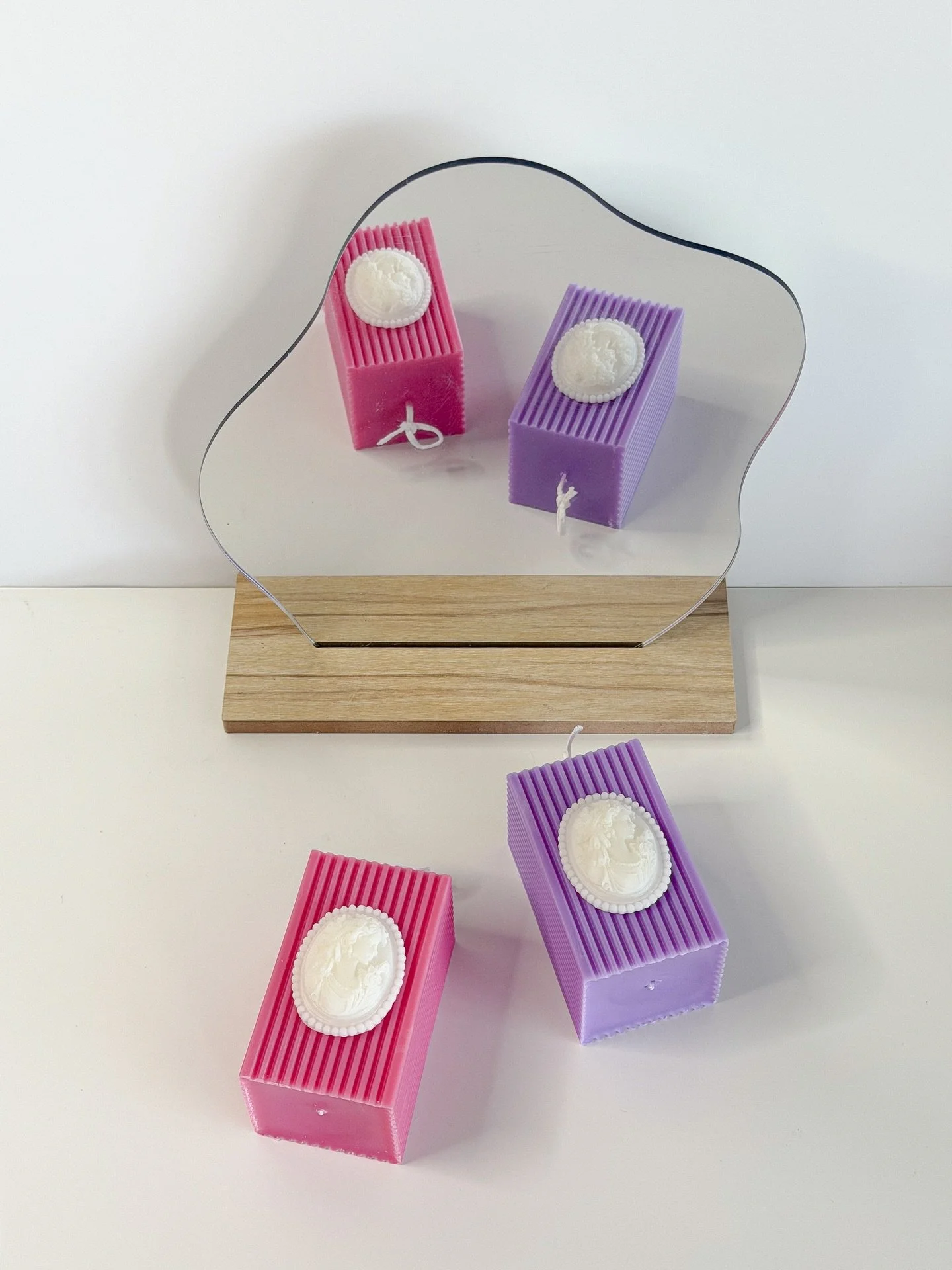 My cameo candles, v-day version 🎀
Pink - LOVE SPELL 🪄💖
Purple - FRUIT LOOPS
-
I actually made some of the purple in a different fragrance, but the scent immediately faded :( so I&rsquo;ll be selling those at a slightly lower price!

I&rsquo;ll be 