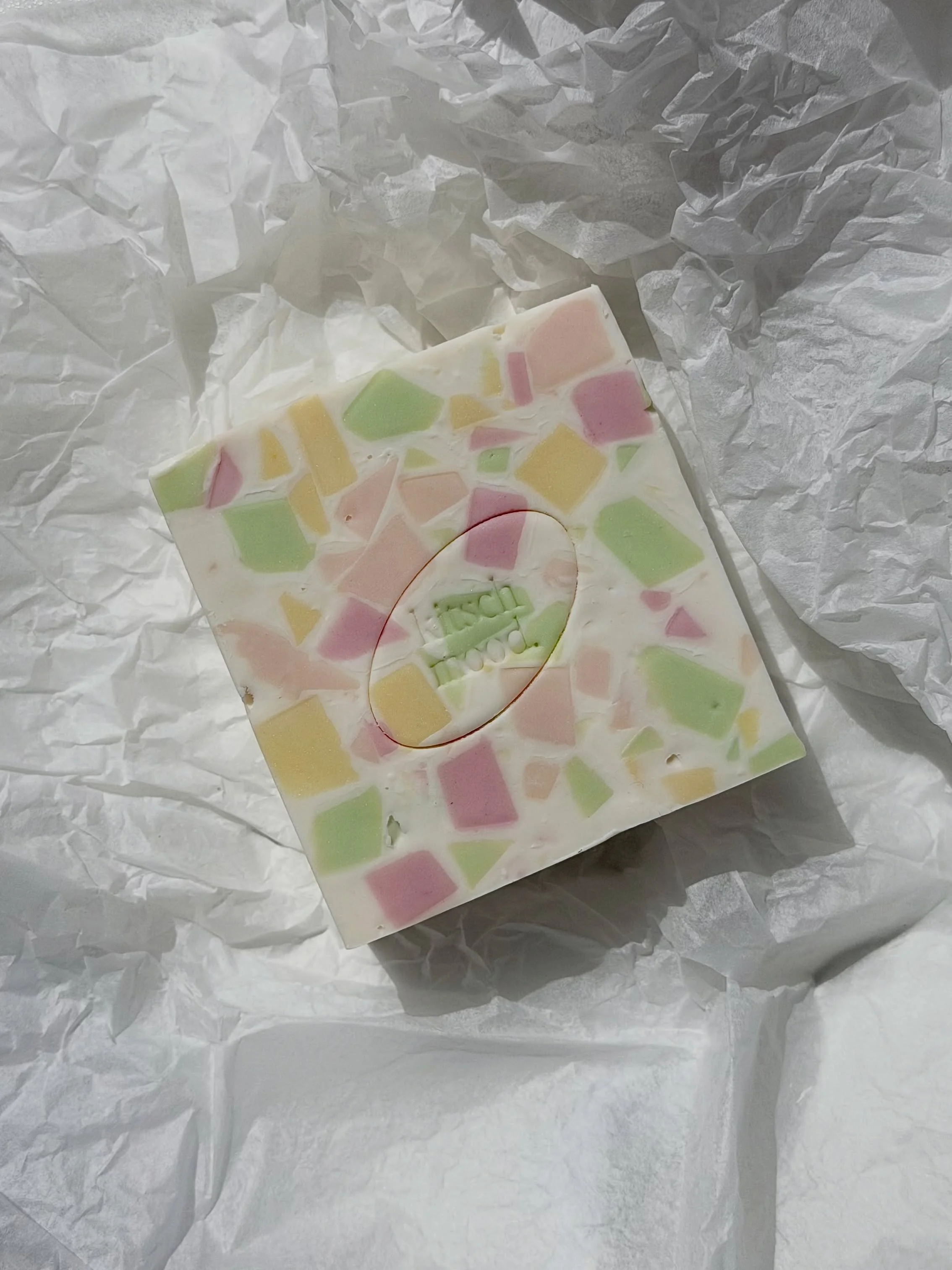 happy terrazzo is available online now 💖
it has a light, cottony, lemony fresh scent!
it&rsquo;s super pretty and fun, perfect for guest rooms or as as lil treat for yourself ;o)

#tucsonsmallbusiness #soapmaking #비누 #coldprocess