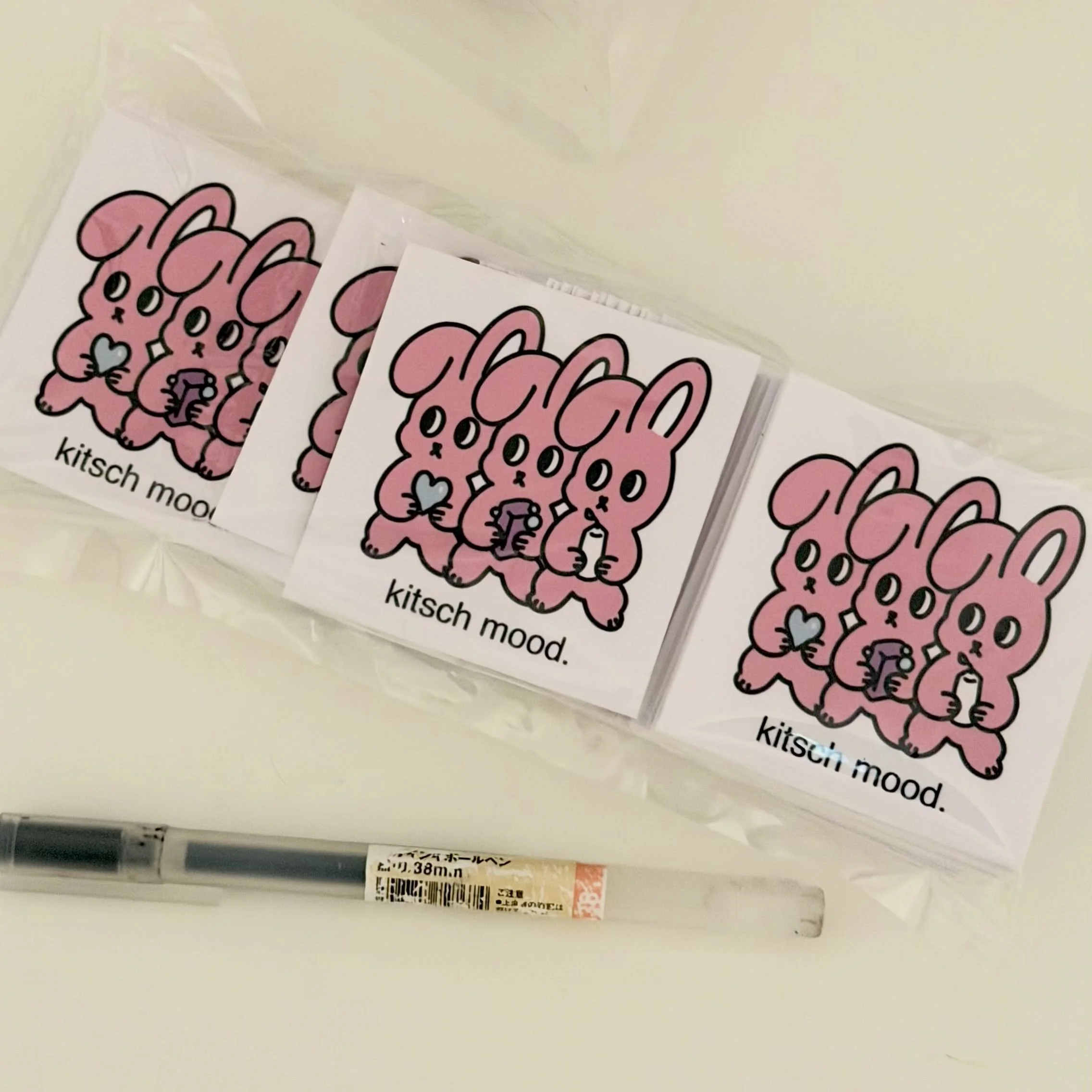 I&rsquo;ve been putting these cuties into every order as a lil thank you, along with a soap sample ✨ thank you for supporting my tiny business ꪔ̤̮

#tucsonsmallbusiness #tucson #soapmaking #candlemaking #공방