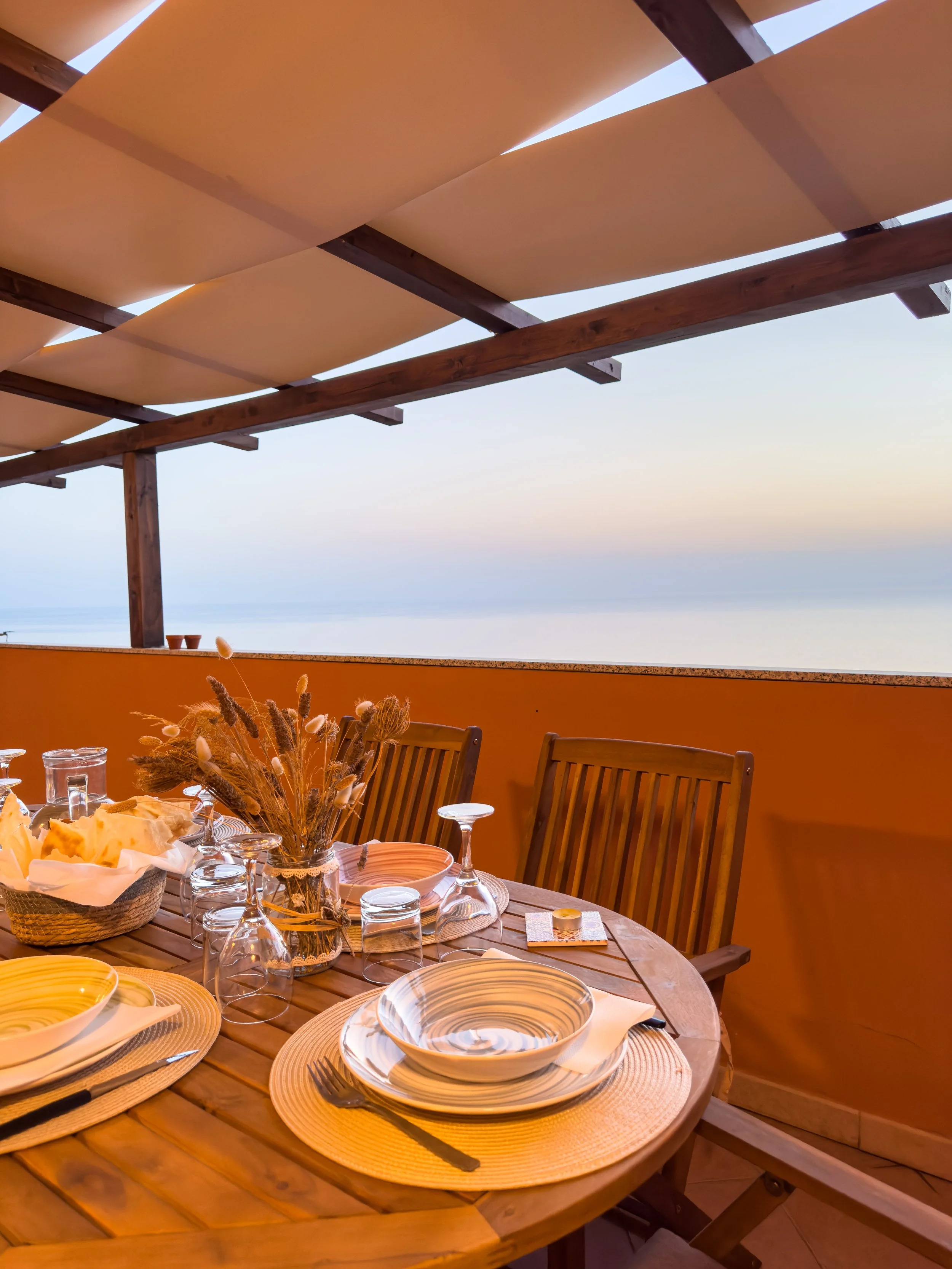 Furnished upper sea-view terrace