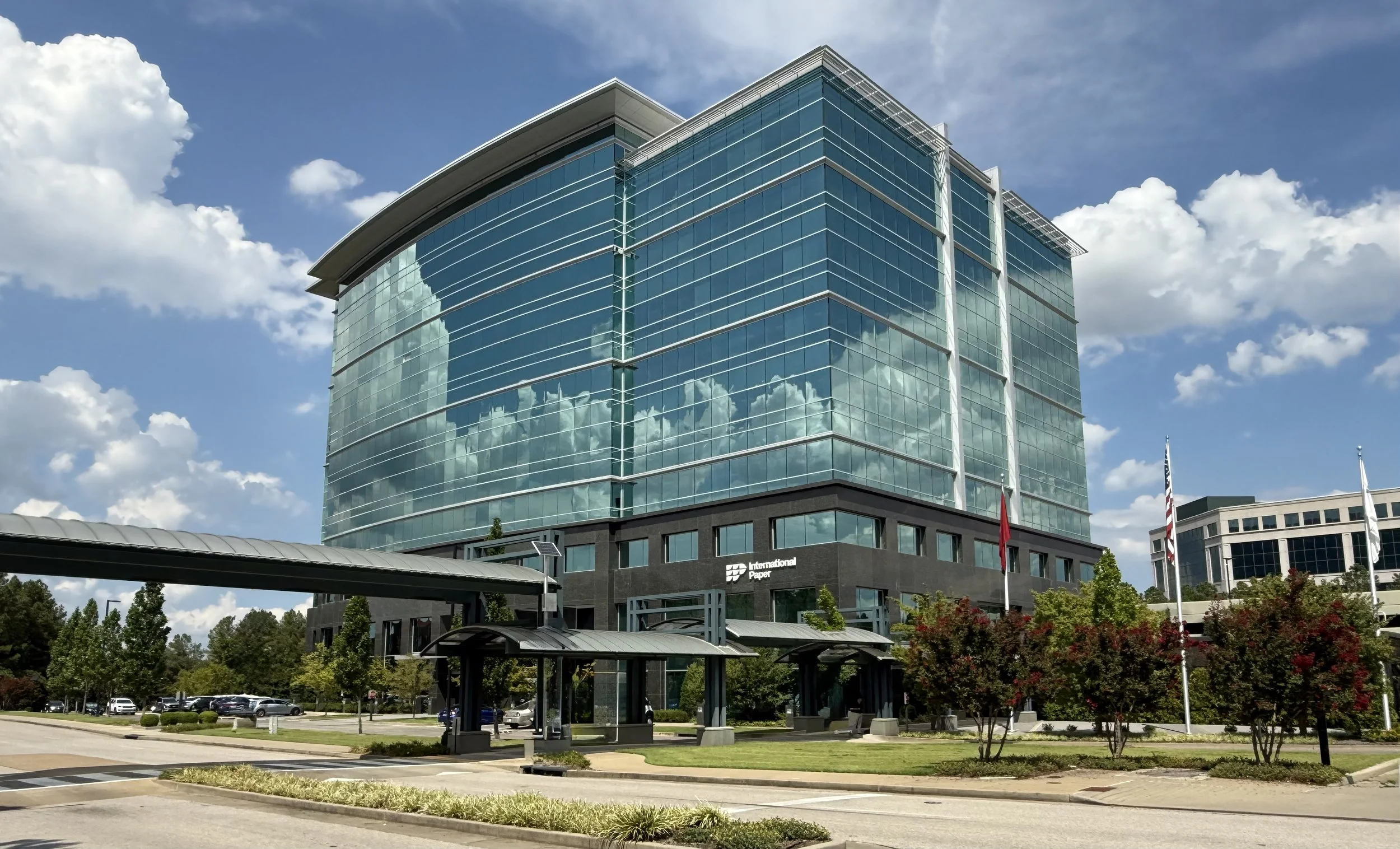 International Place 4 / 
238,000 SF build to suit for International Paper;
developed at Highwoods, 2014