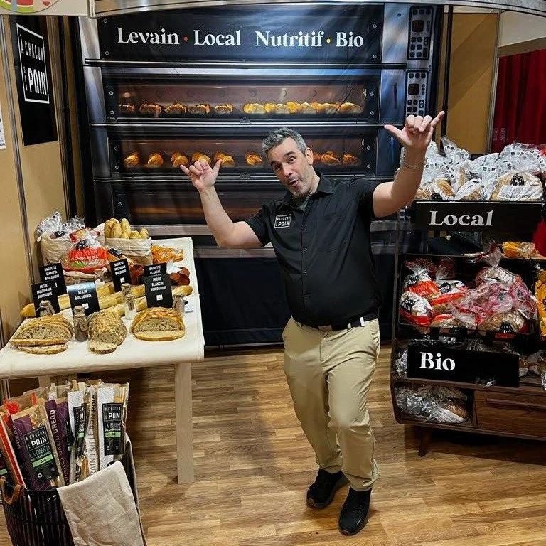 Montr&eacute;al, on est l&agrave; 👋🥖

D&egrave;s aujourd&rsquo;hui et jusqu&rsquo;au 22 mars, viens nous rencontrer au Salon Expo Manger Sant&eacute; et Vivre Vert @expomangersante 💚

On t&rsquo;attend avec nos pains bio au levain faits avec patie