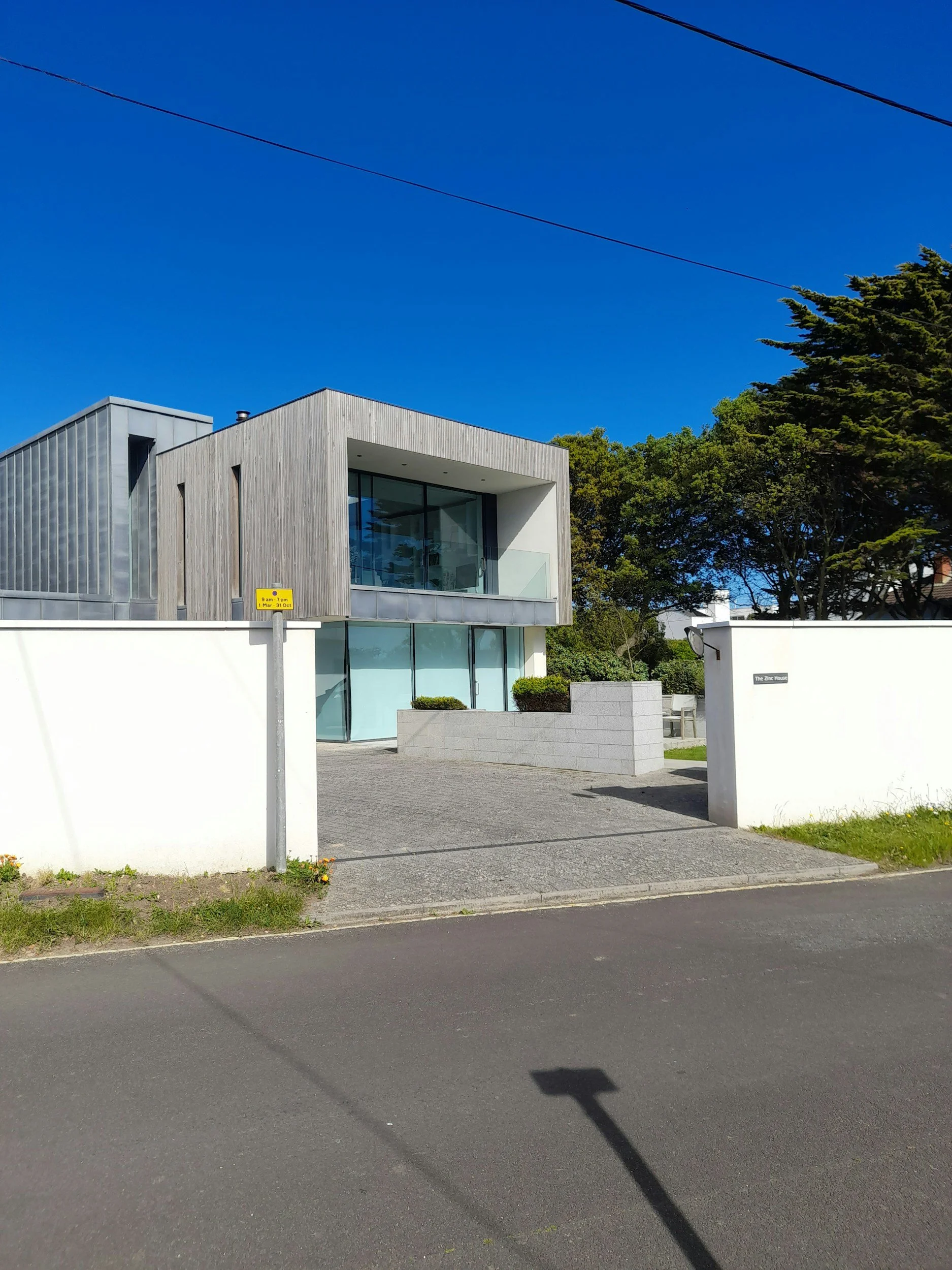 Custom luxury fencing in Auckland – expert craftsmanship and durable materials for modern outdoor living.