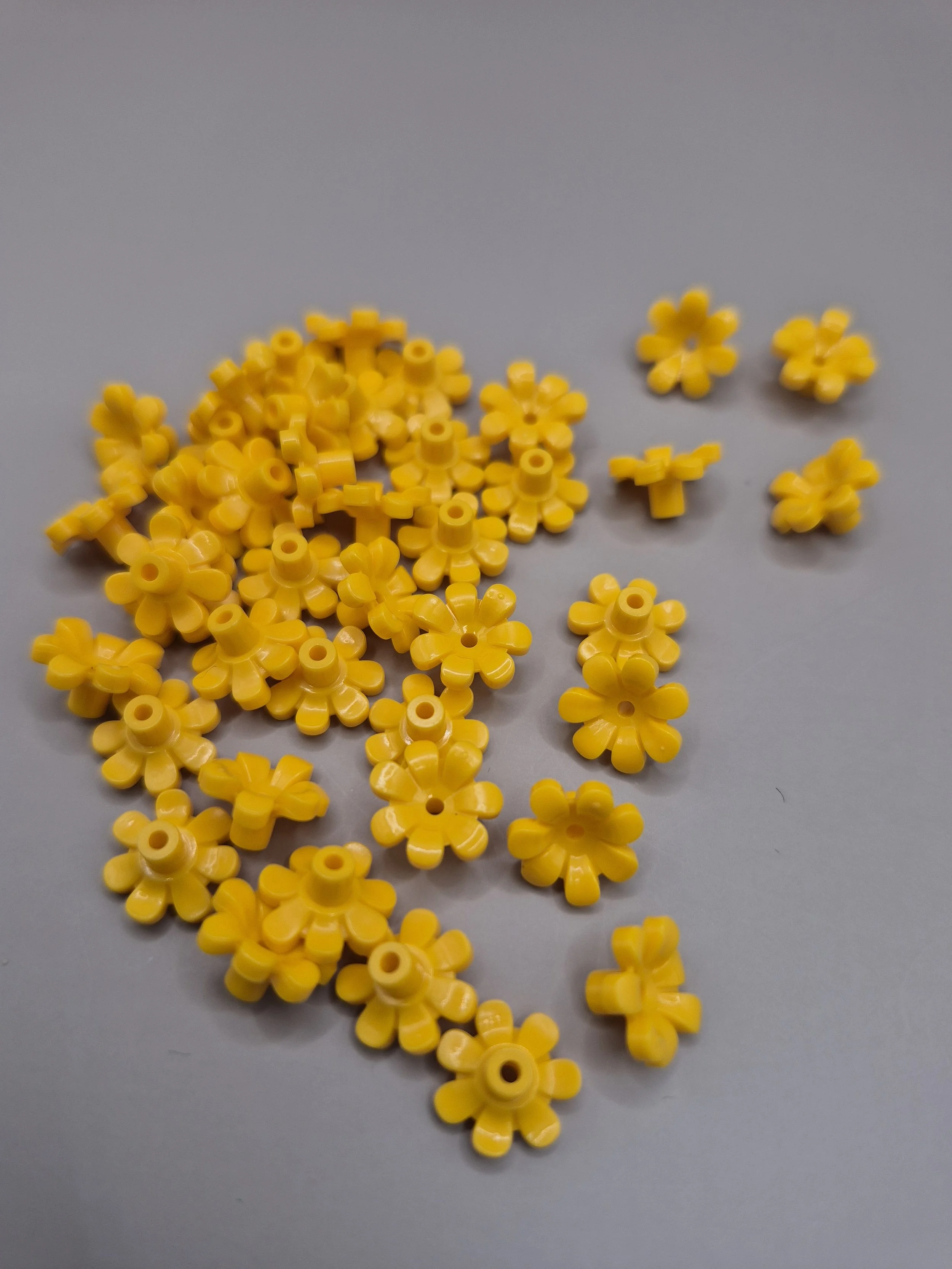 Goldenrod/bright orange Flower for Lei parts