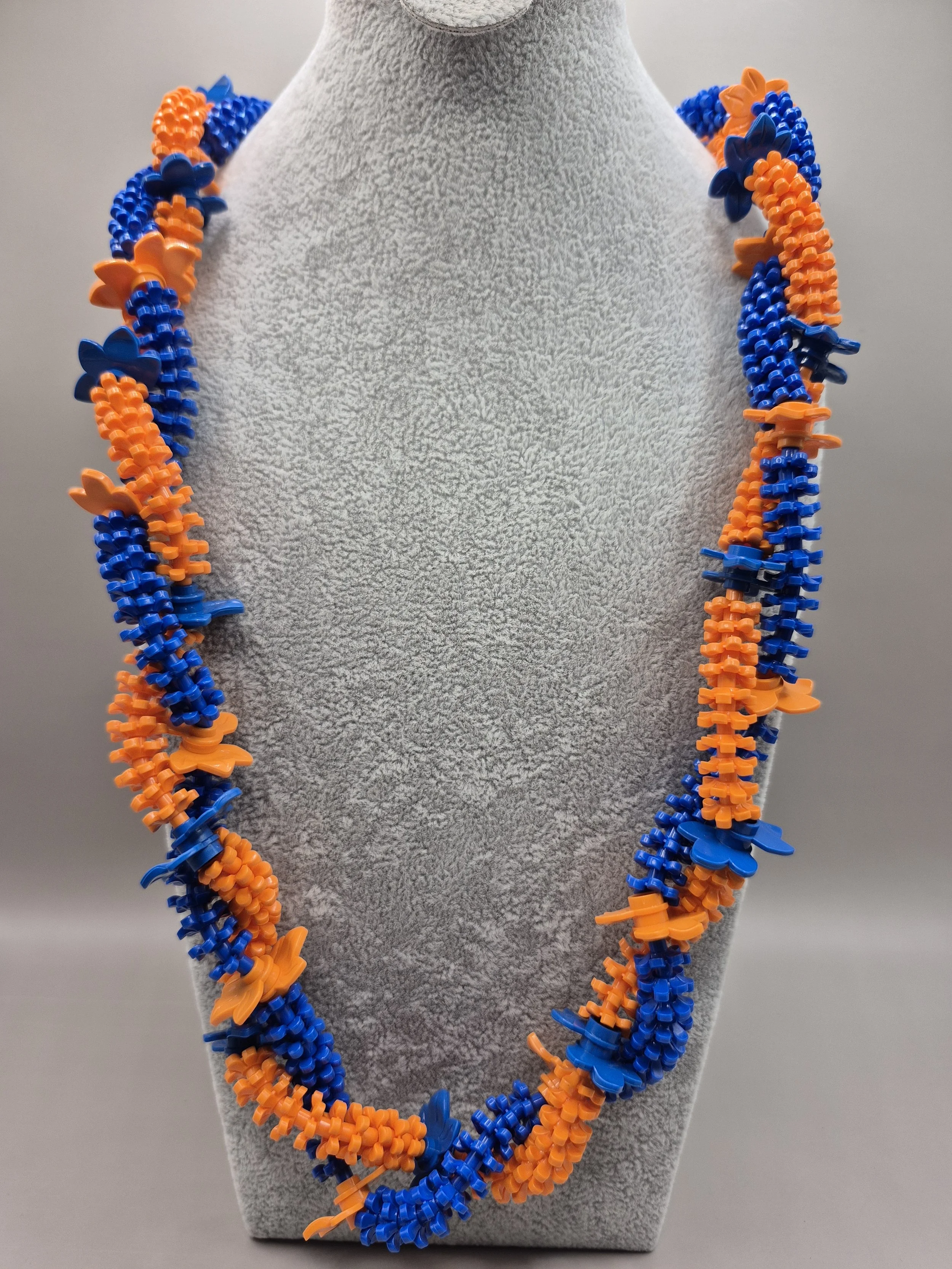 Mustang pride Lei