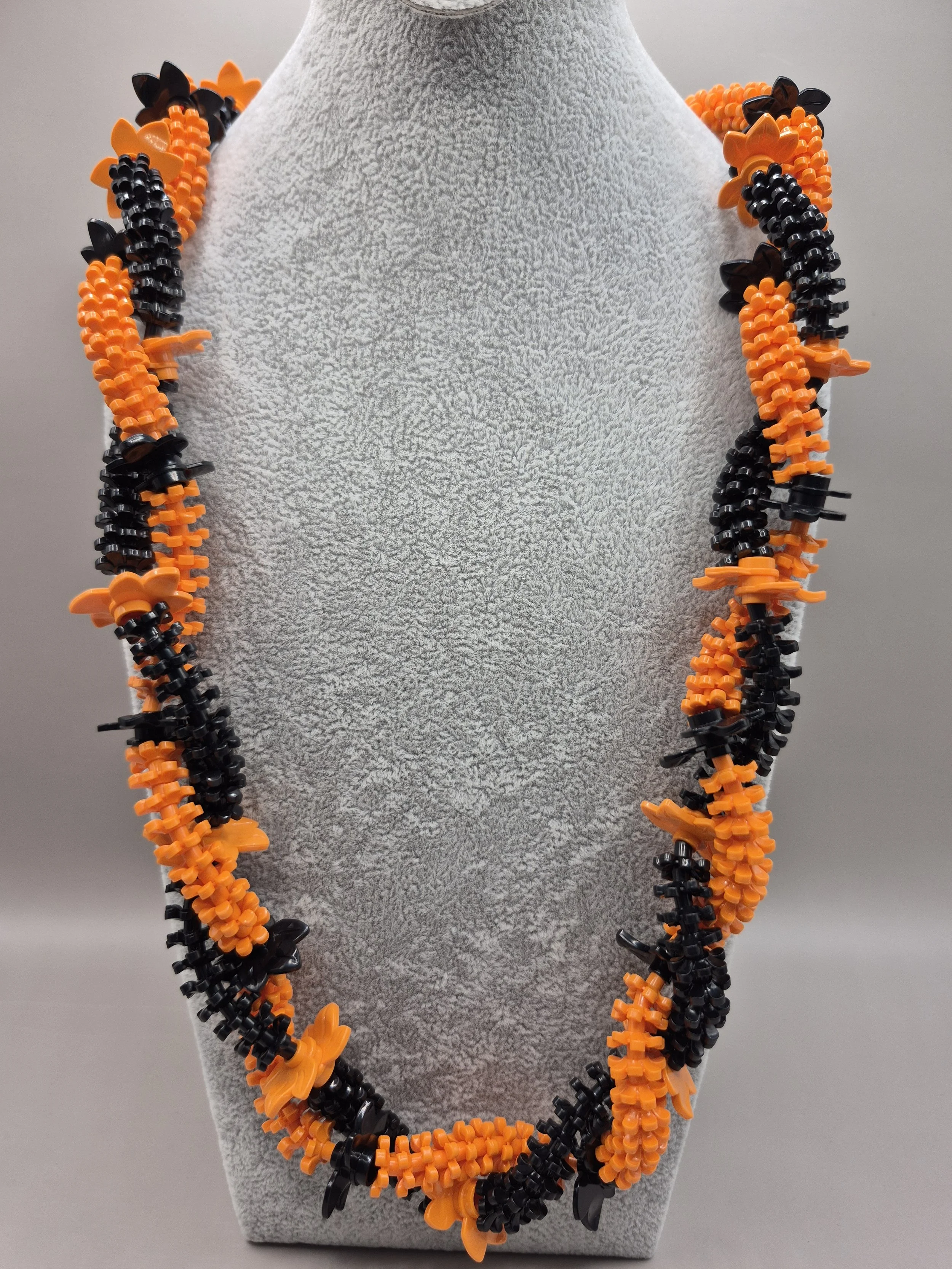 Sabers pride Lei
