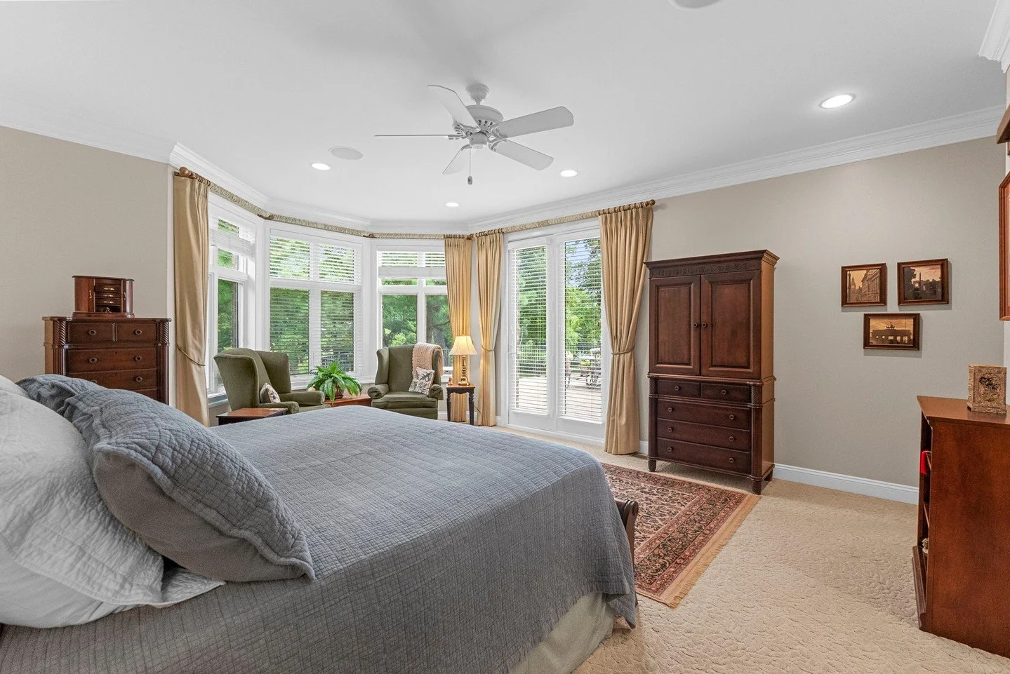 ✨ Property Highlight | 412 Rivers Edge – Kingsmill ✨
 💰 Offered at $1,150,000
 🛏 3 Bedrooms | 🛁 3.5 Bathrooms | 📐 3,478 SqFt | 🌳 0.21 Acre Lot
Step into refined comfort in one of Kingsmill’s most sought-after communities. 
The prim