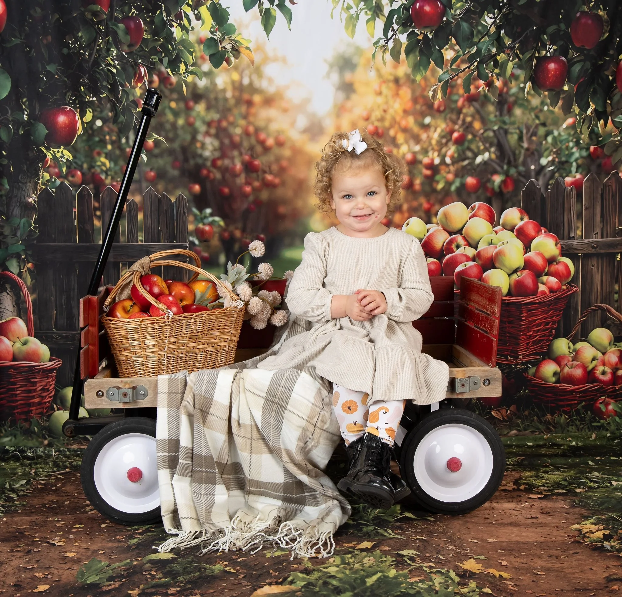 ‘25 Fall pictures 🫶🏼🍎 Bryn 2 1/2, Reese 5