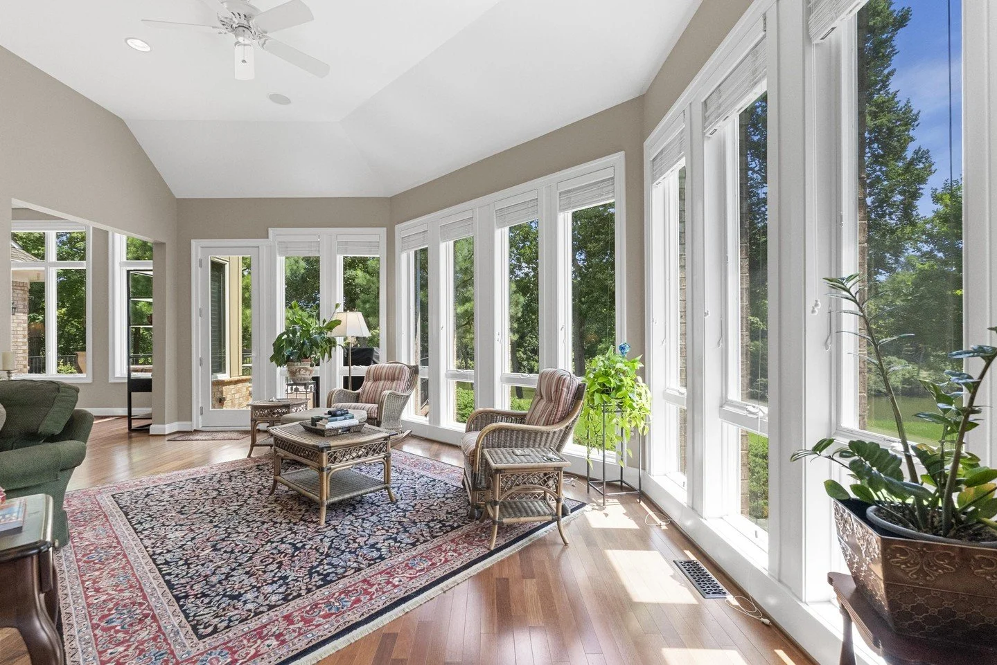 ✨ Entertain in Style at 412 Rivers Edge ✨
💫 Listed at $1,050,000
 📍 3 Beds | 3.5 Baths | 3,478 SqFt

This stunning Kingsmill home is designed for unforgettable gatherings and everyday elegance. With soaring ceilings, sun-filled spaces, and a flowin