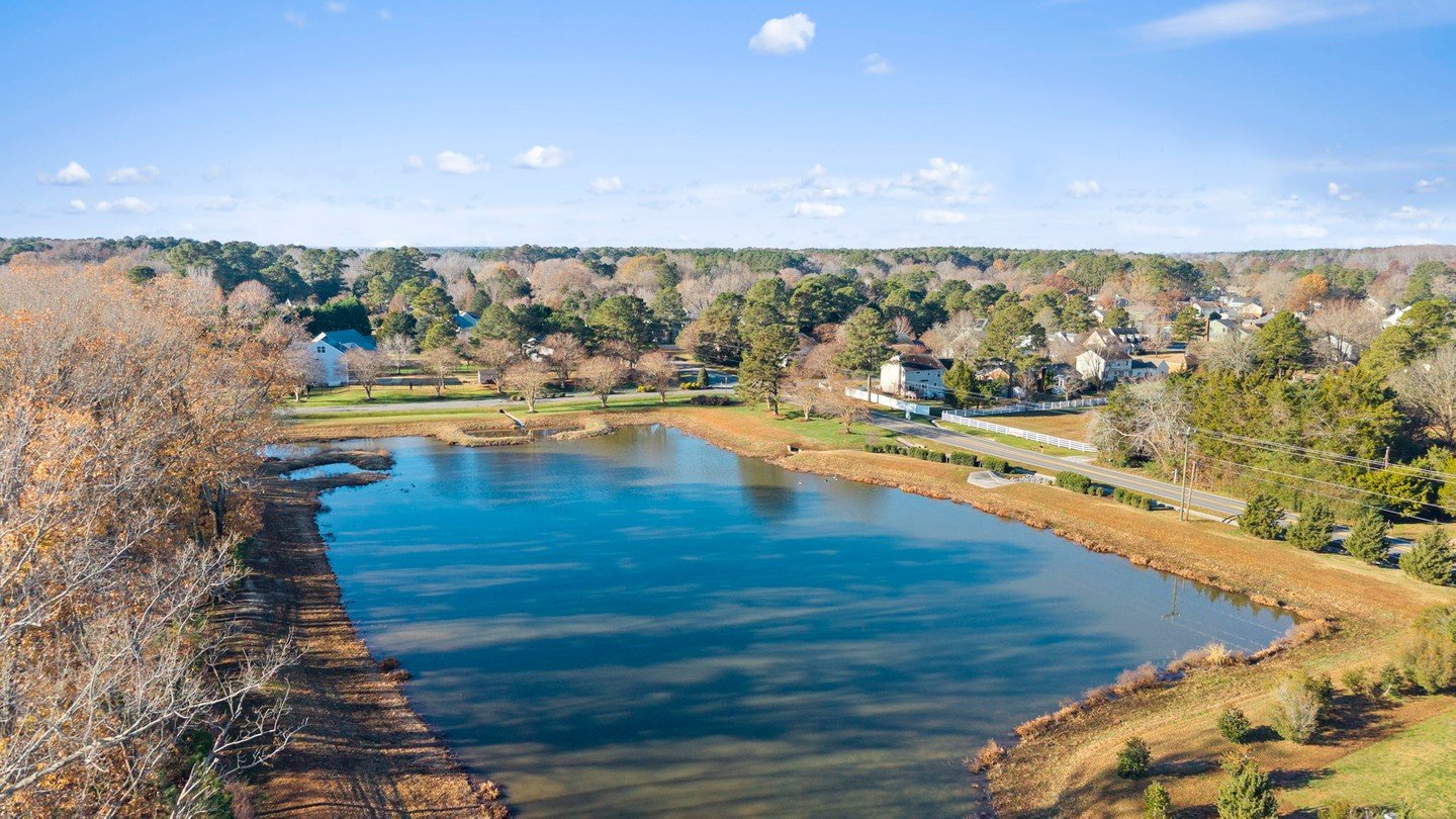 ✨ Discover Pelegs Point! ✨

2209 Sir Hatchet Ct &ndash; $590,000
4 Beds | 2 Full Baths | 1 Half Bath
2,928 Sq. Ft.
Williamsburg, VA

Looking for that perfect blend of peaceful living and vibrant community vibes? Peleg&rsquo;s Point in Williamsburg is