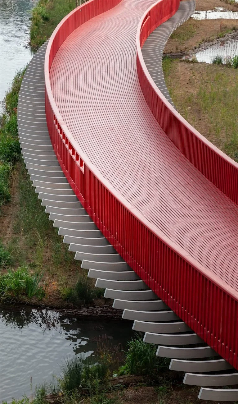 asif-khan-boardwalk-canada-dock-london_dezeen_2364_col_7-1704x25566-1 (1).jpg