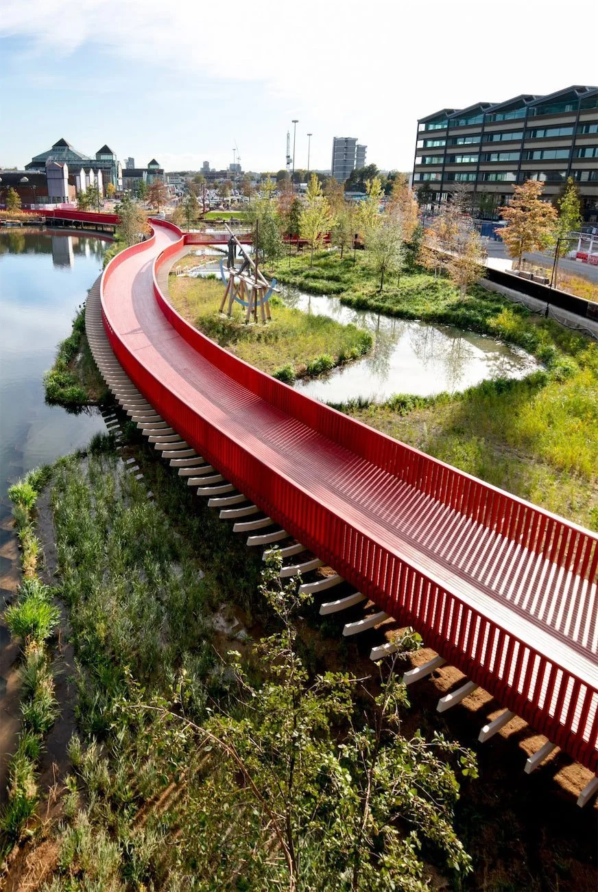 asif-khan-boardwalk-canada-dock-london_dezeen_2364_col_2-1704x25554-1 (1).jpg