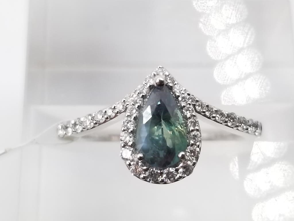 Alexandrite & Diamond Ring – GIA Certified – Platinum