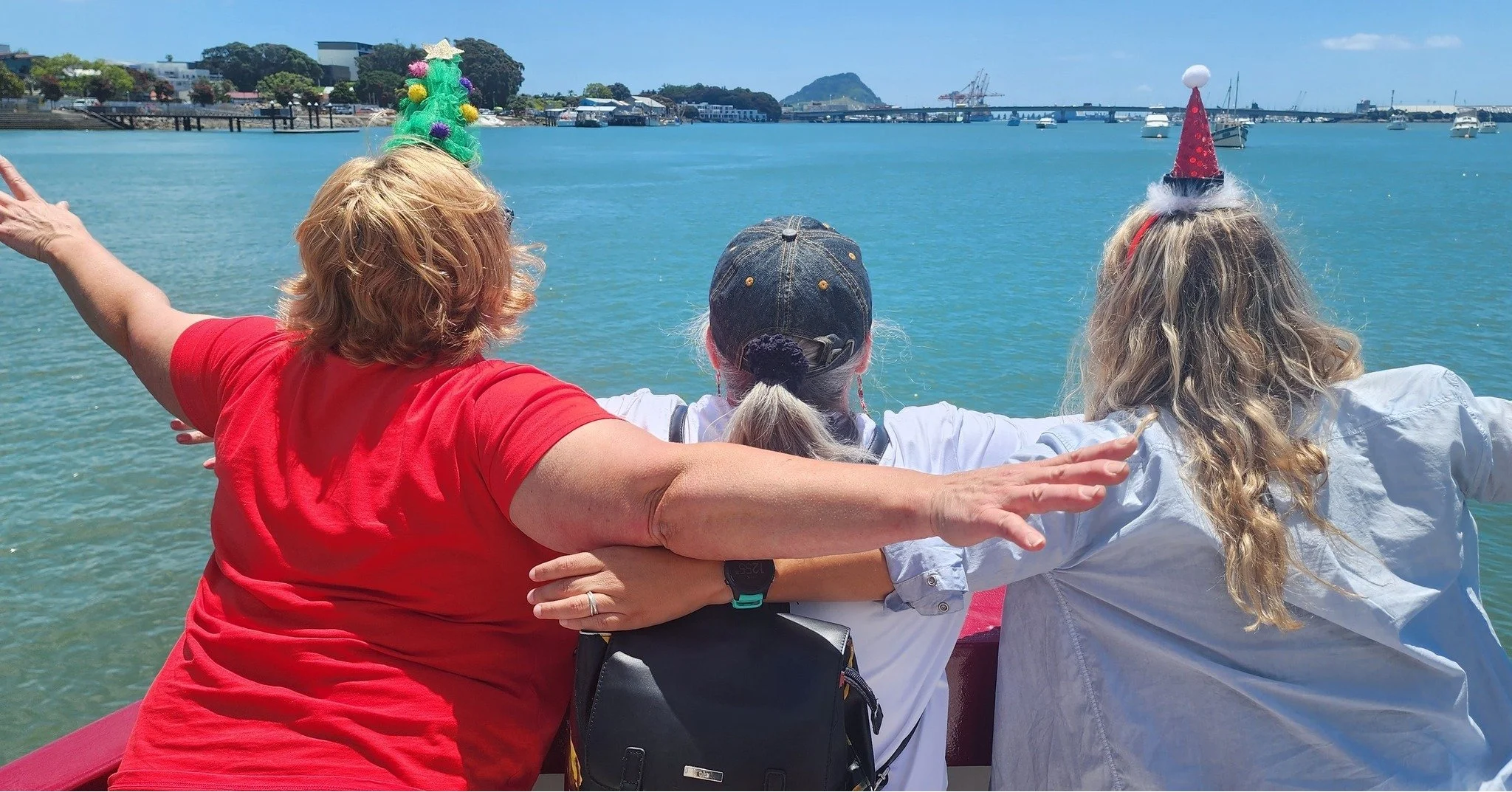 Meri Kirihimete and a massive Merry Christmas from the whole crew at Kewpie Cruises! 🎅☀️🌊

We hope your day is filled with good kai, great company, and plenty of sunshine. Whether you&rsquo;re unwrapping presents or just unwinding by the water, hav