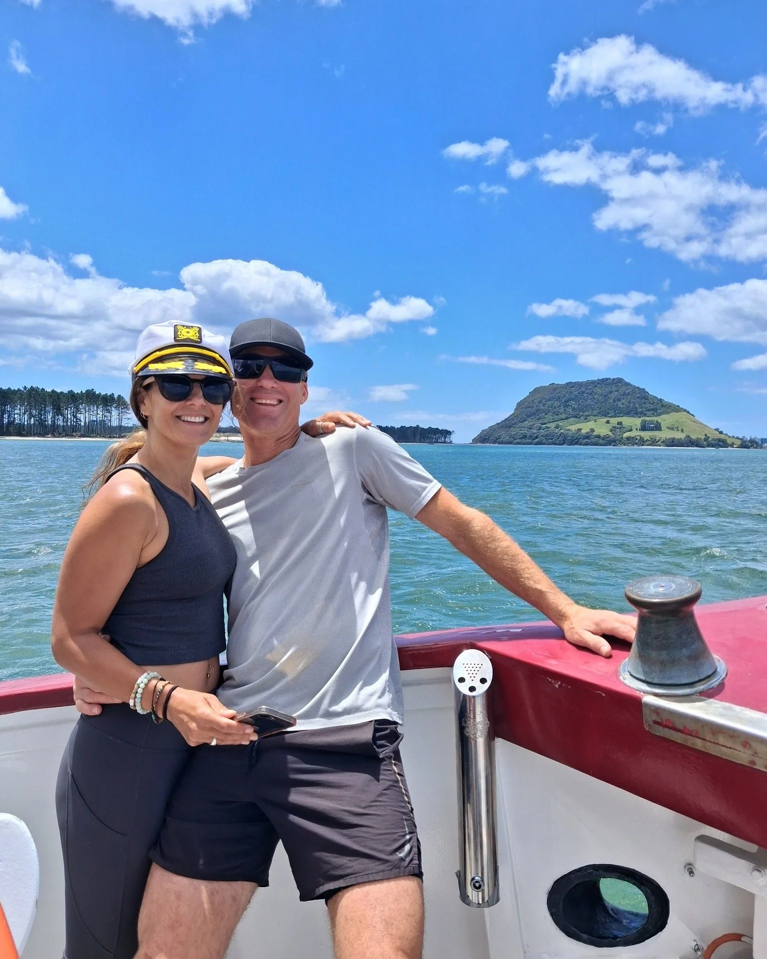 Kickoff the first few days of the year 2026 with good vibes, good views and good people! 🌞 
We're still running one hour scenic harbour cruises on weekdays &amp; weekends as we cruise into the new year 🙌 

🕙 Timings: 10am, 11am, 12pm, 1pm and 2pm 