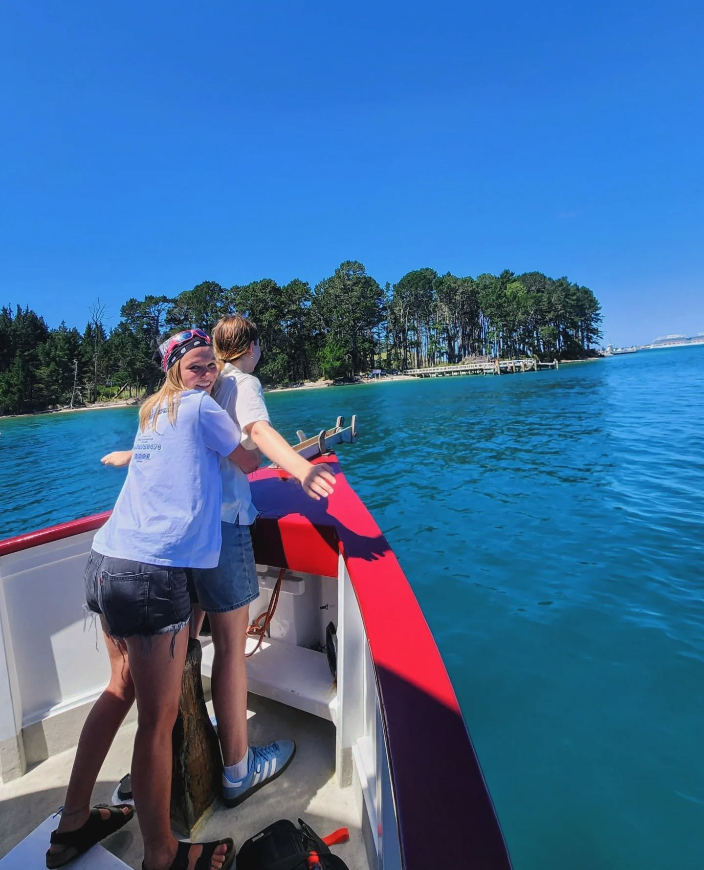 🚢 NOT an April fool's prank, we've been running 90 minute scenic cruises from The Strand, Tauranga Waterfront for the same price 🙌🏽
🐣 🏝️ Perfect for Easter and School holidays - while it lasts! Book via link in bio on our website!