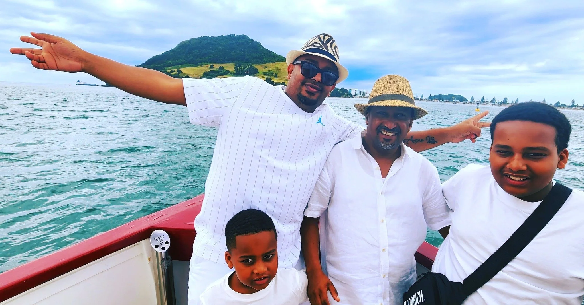 ⛴ Jump on our 90 min cruises on the weekends while it still lasts!
📍 Pick up and drop off at The Strand, Tauranga Waterfront.
👨&zwj;👨&zwj;👧&zwj;👧 Same drill, kids under 12 go on for free per paying adult!
.
.
.
#familynz #newzealand #bayofplenty