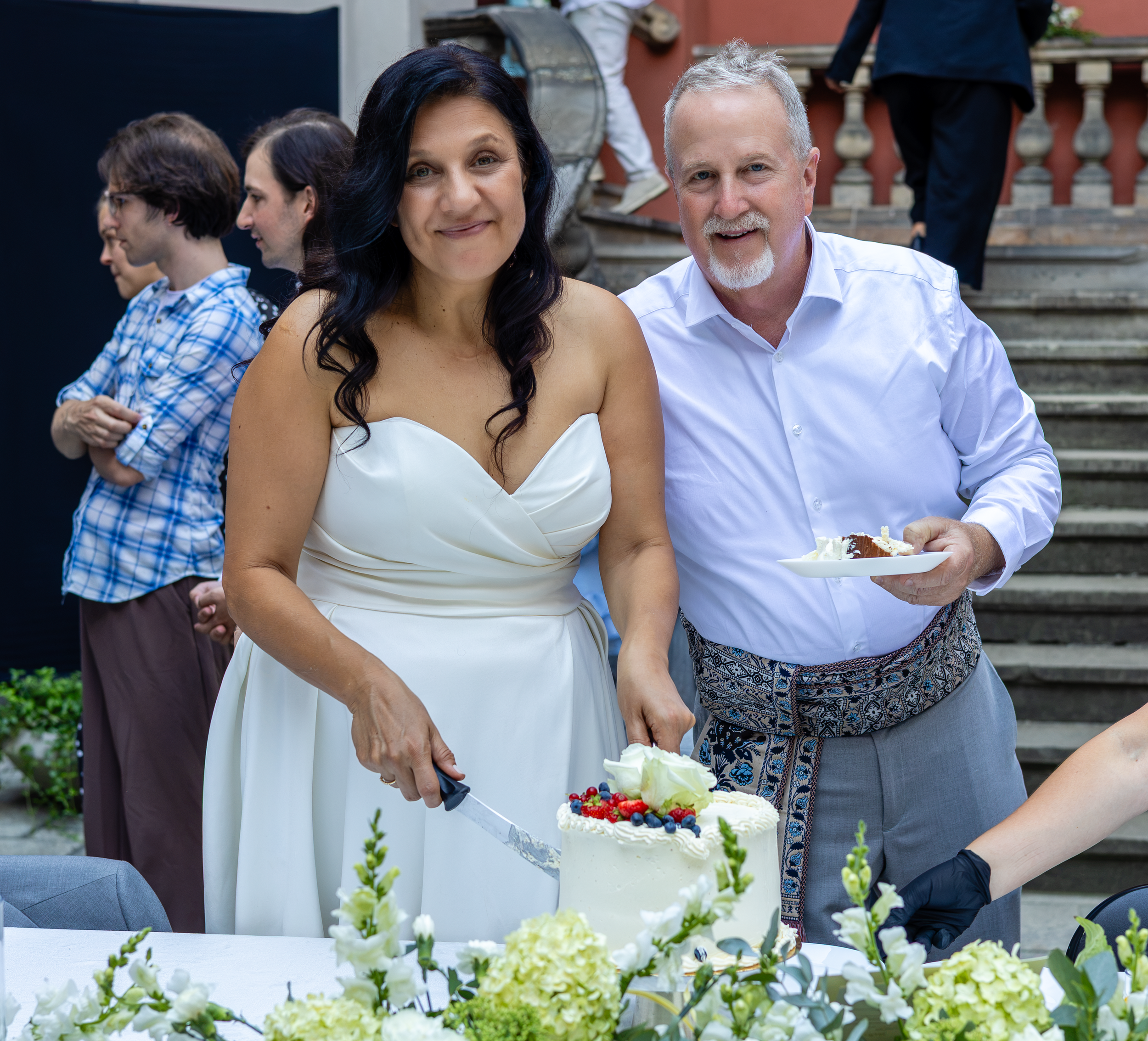 wedding cake cutting.png