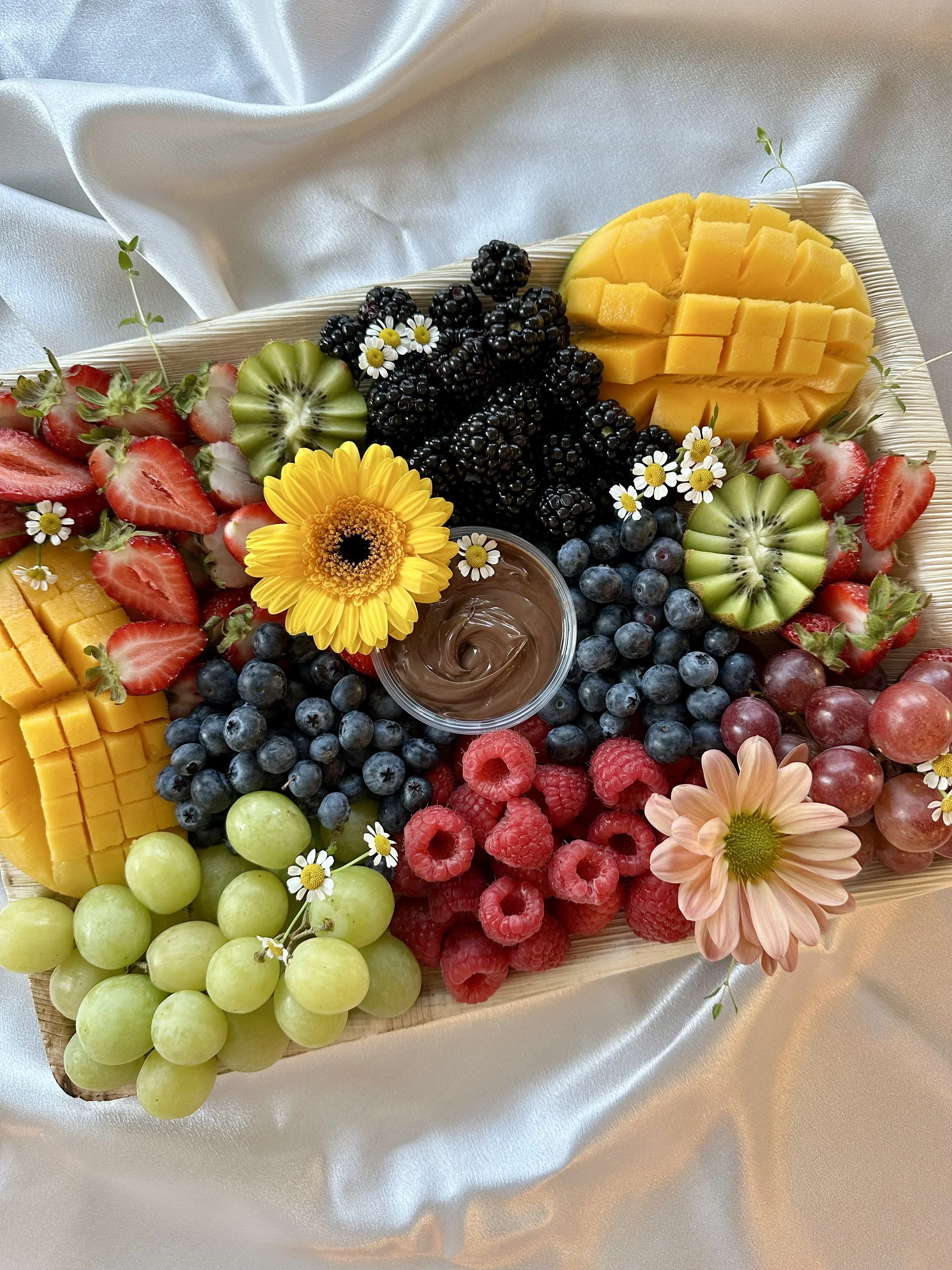 Fruit/Crudité Palm Platter