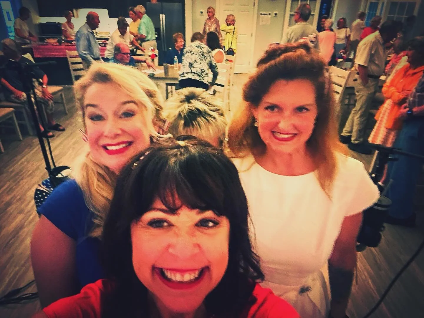 Great night last night at Fiddlers Green! Wonderful audience who bopped&rsquo; and doo-wopped&rsquo;  along with us. ❤️🎶🌟