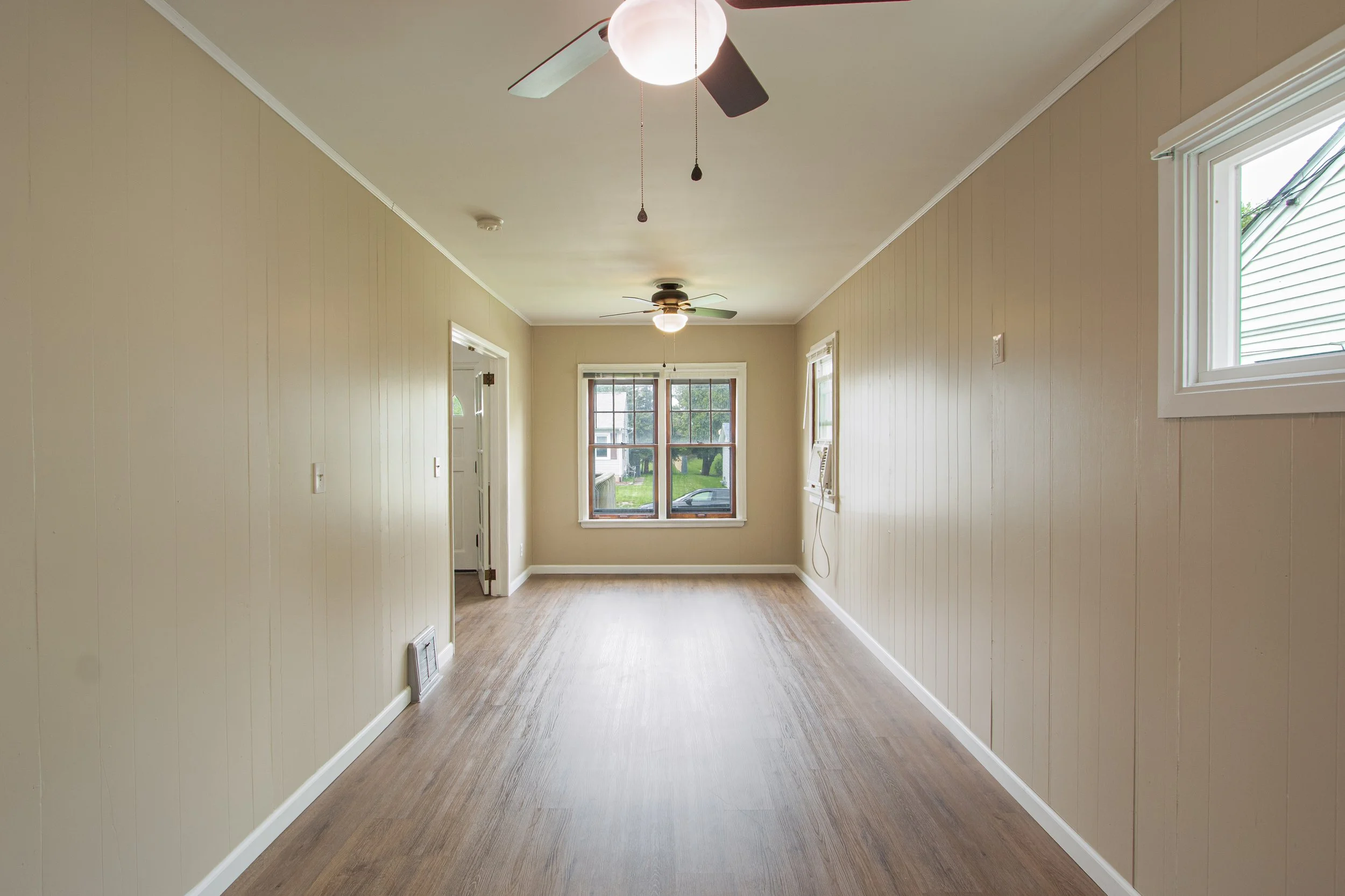 2207 W 51st St-9.jpg