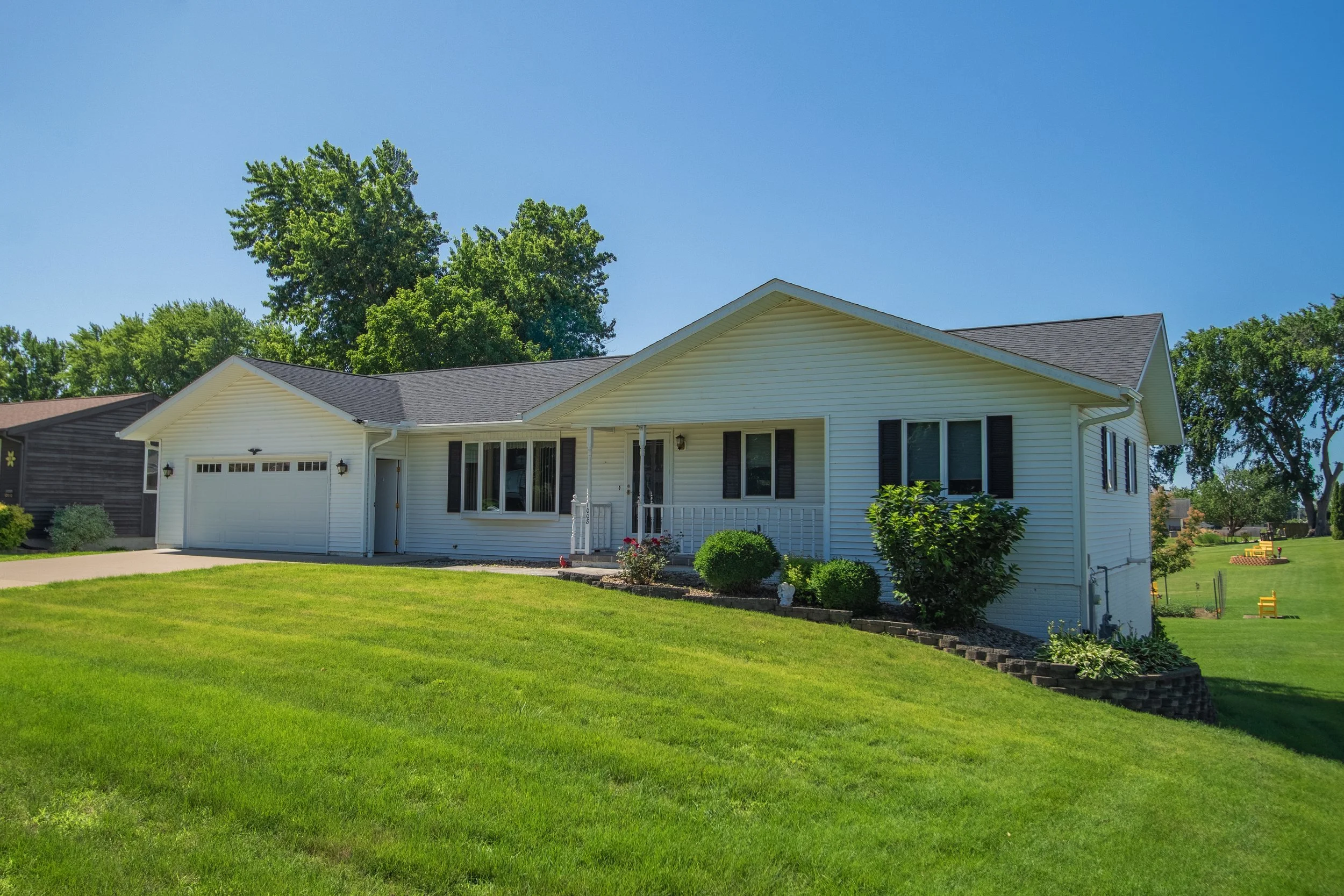 1008 1st Ave-2.jpg