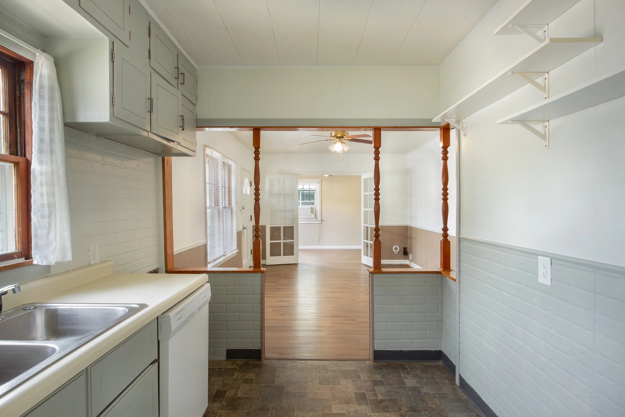 2207 W 51st St-7.jpg