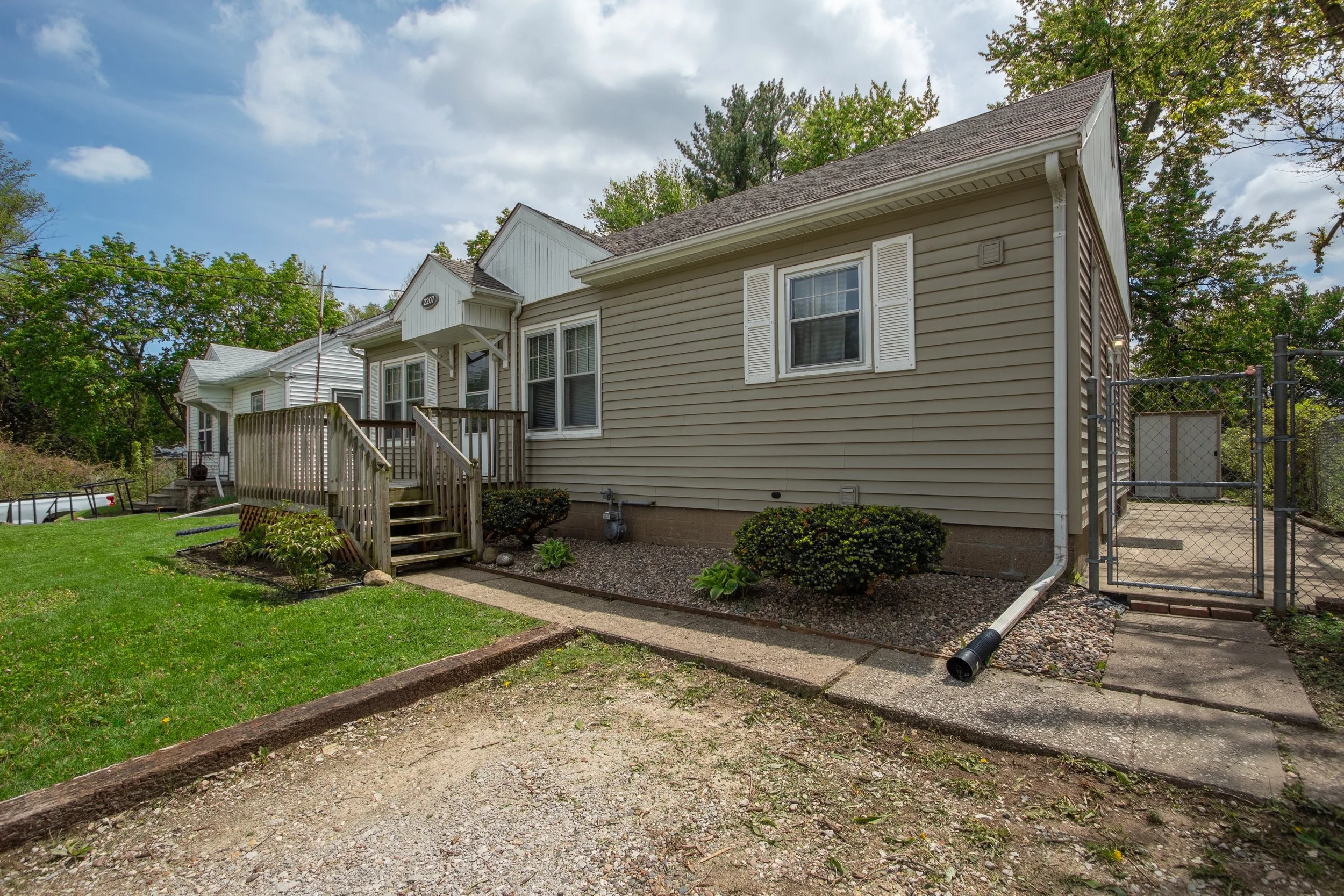 2207 W 51st St-2.jpg