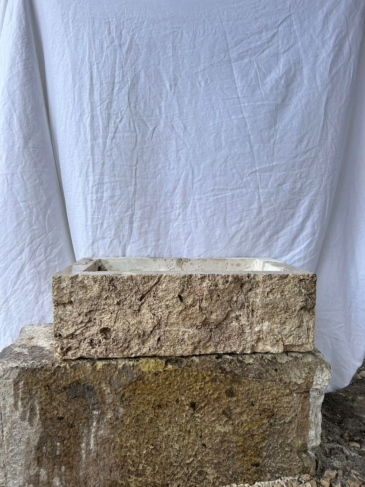 We are incredibly excited for container #2 to get here! Be sure to secure any items you like with our easy deposit system β¨ Check our website for more details.
Homedecor, unique, handcrafter, madeinmexico, limestone