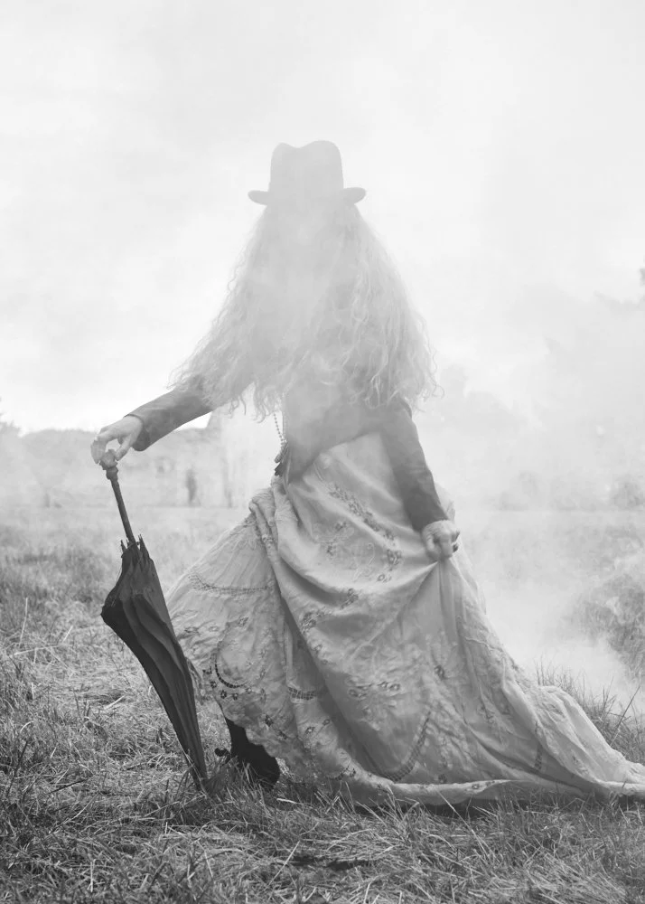 A gypsy queen caught in the fog.