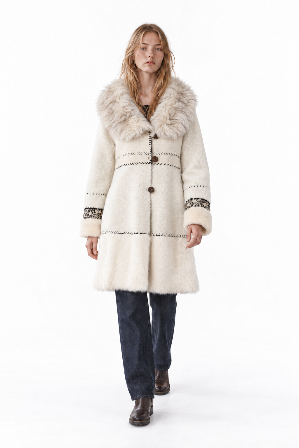 812T - RIZZANA ANTIQUE BEIGE STUDIO MODEL.png