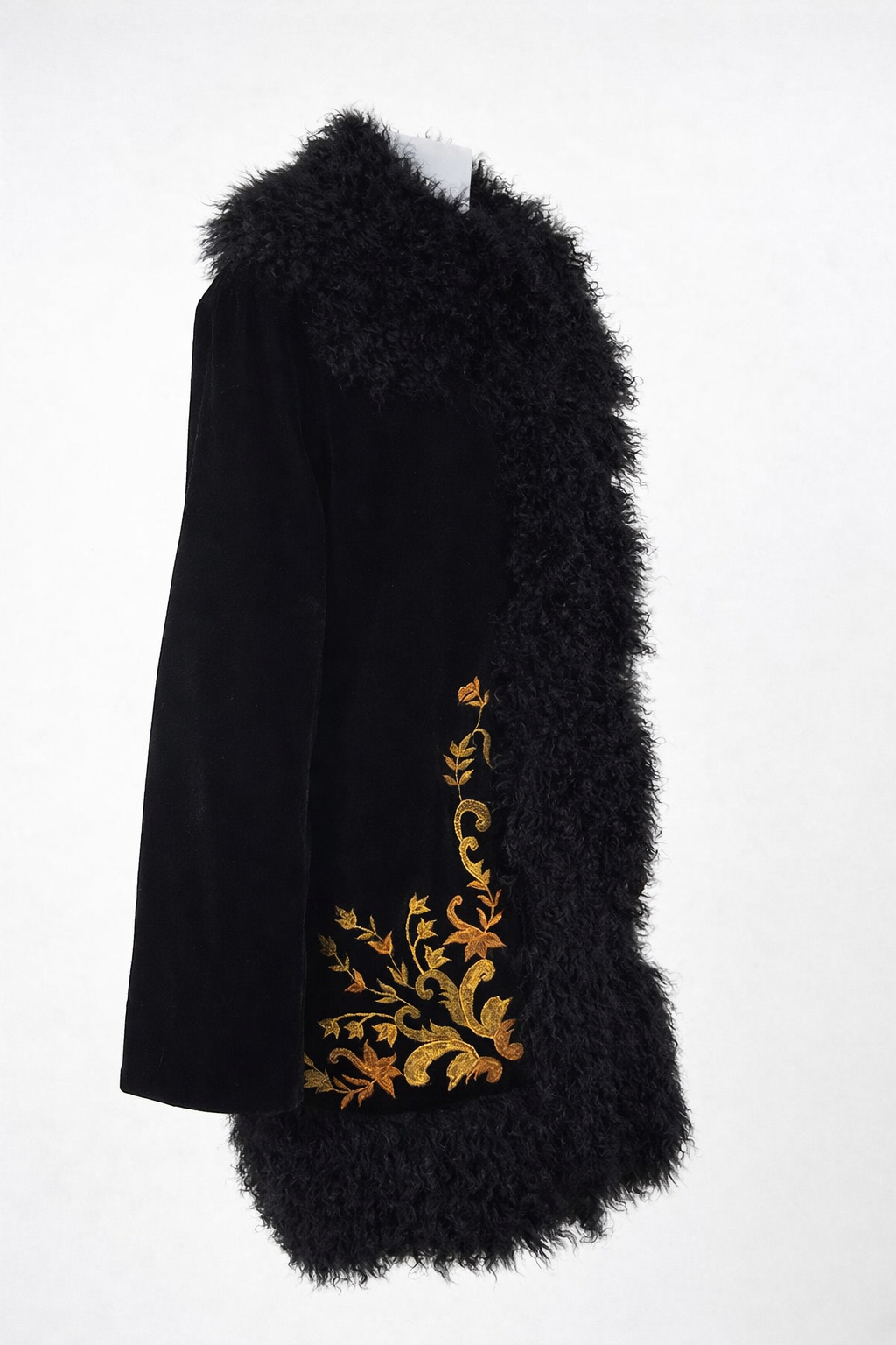 Style - BK26018 , Description - E TO E COAT 34 FINGERTIP  , Material - VELVET  WOOL  DULL VISCOSE  (3).png