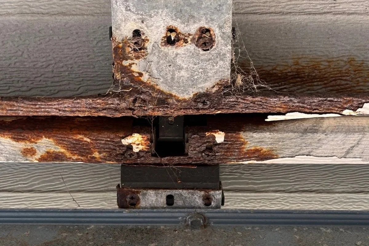 Coffs Harbour Garage Doors and Salt Air: Preventing Corrosion Damage on the Coffs Coast.