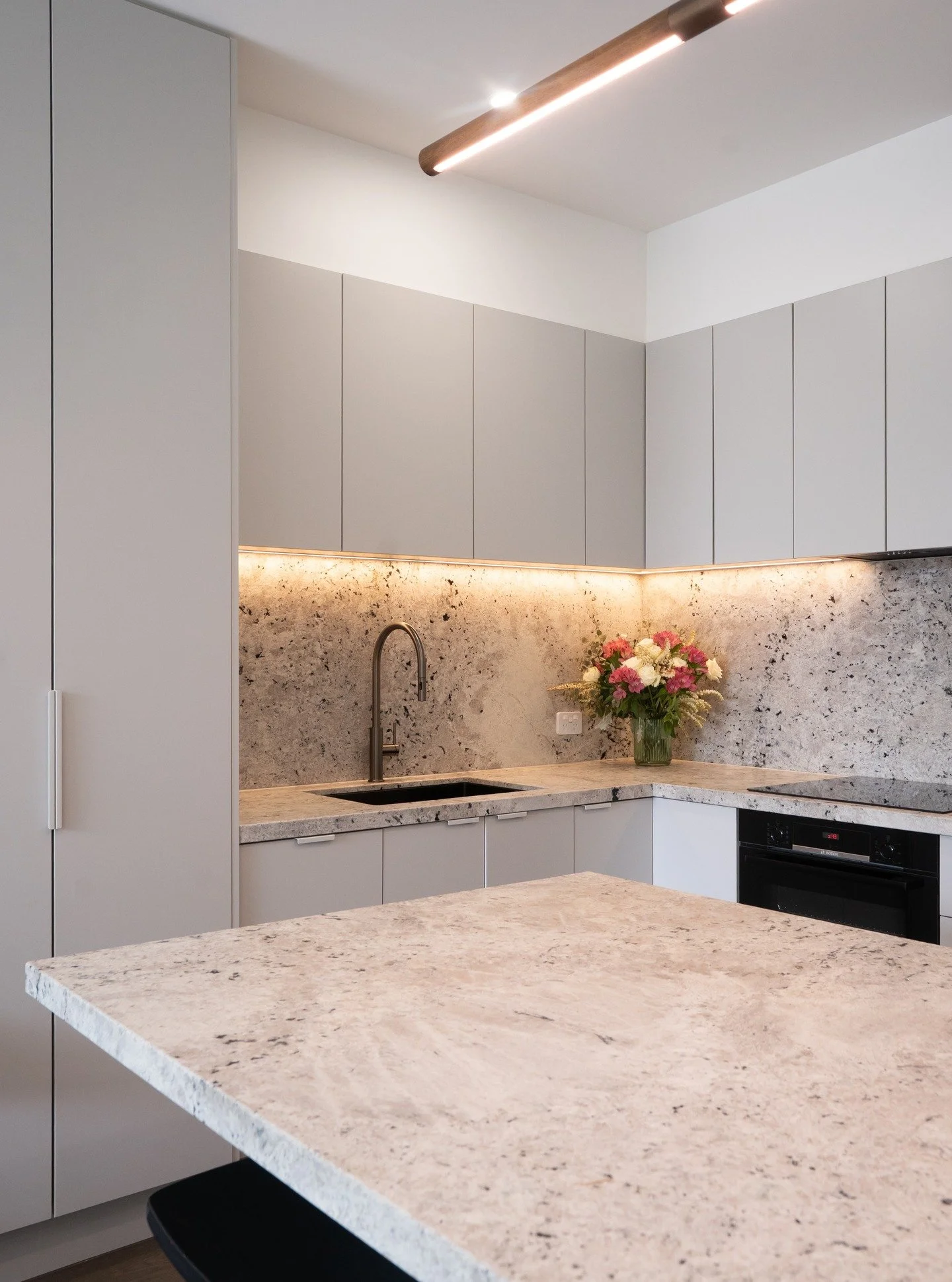 A kitchen where beauty never gets in the way of utility. Cook under perfectly positioned lighting. Work on surfaces that handle anything. Access storage without breaking the visual flow.

📍Dennis Street, Northcote.

Designed and built by A-Team Buil