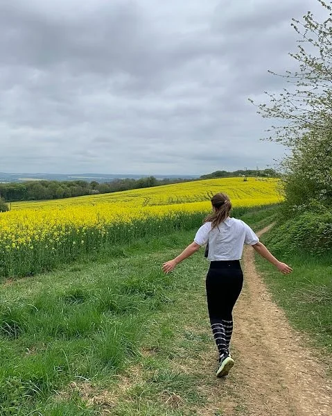 @clara.artpage &ndash; I realized that, even if it&rsquo;s difficult, setting boundaries to my practice ultimately makes it stronger. So I force myself to stop before ruining everything I did during the day. What also helps me is going for a walk rig
