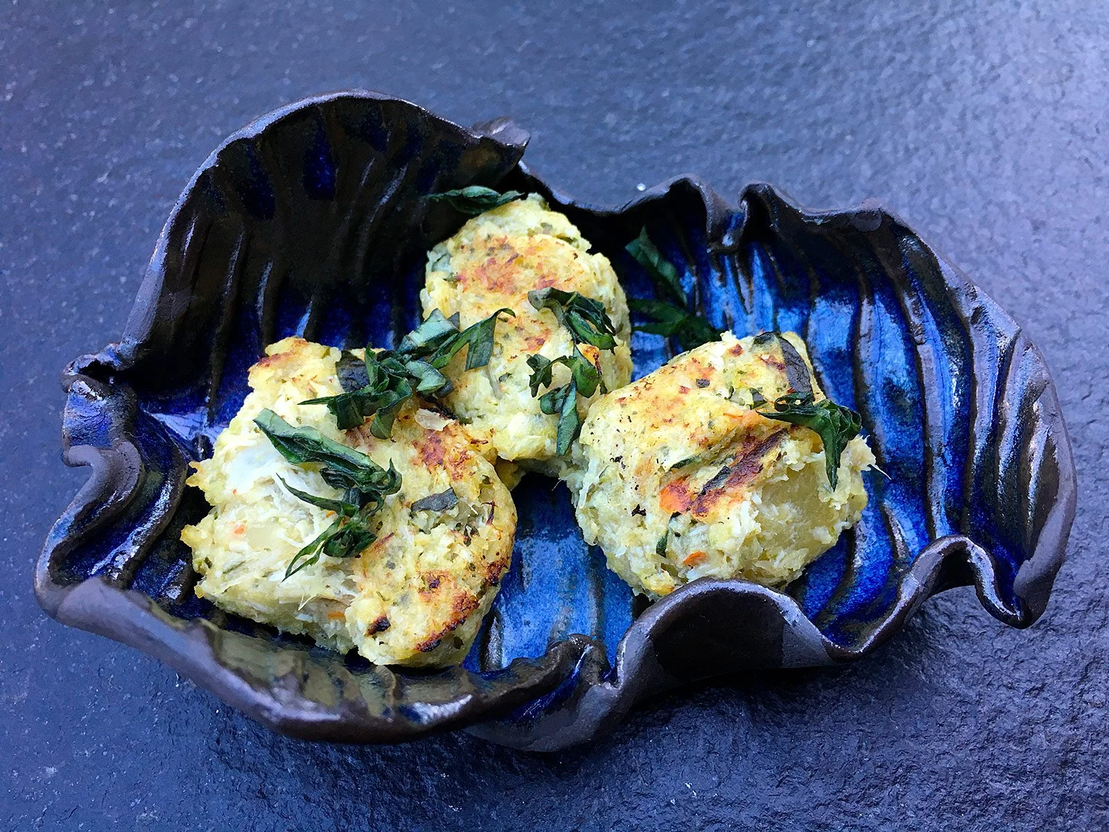 Polpette di pollo thai con basilico