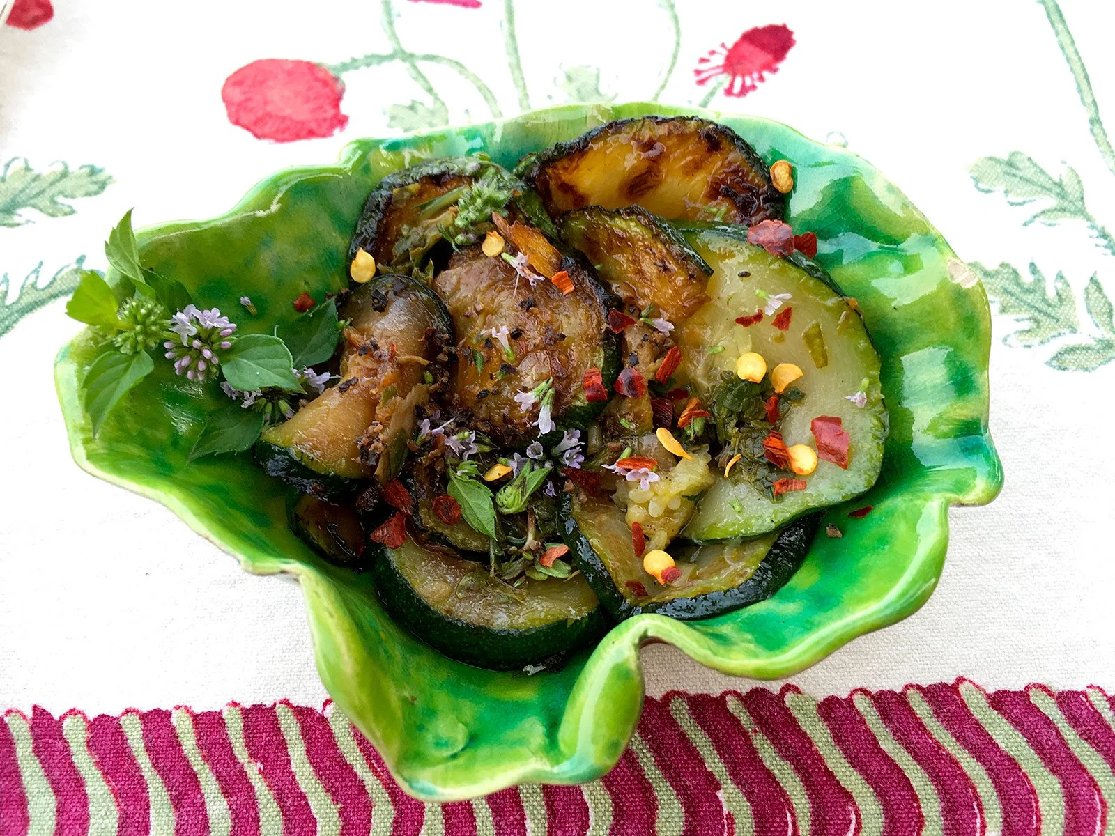 Zucchine in padella con erbe fresche