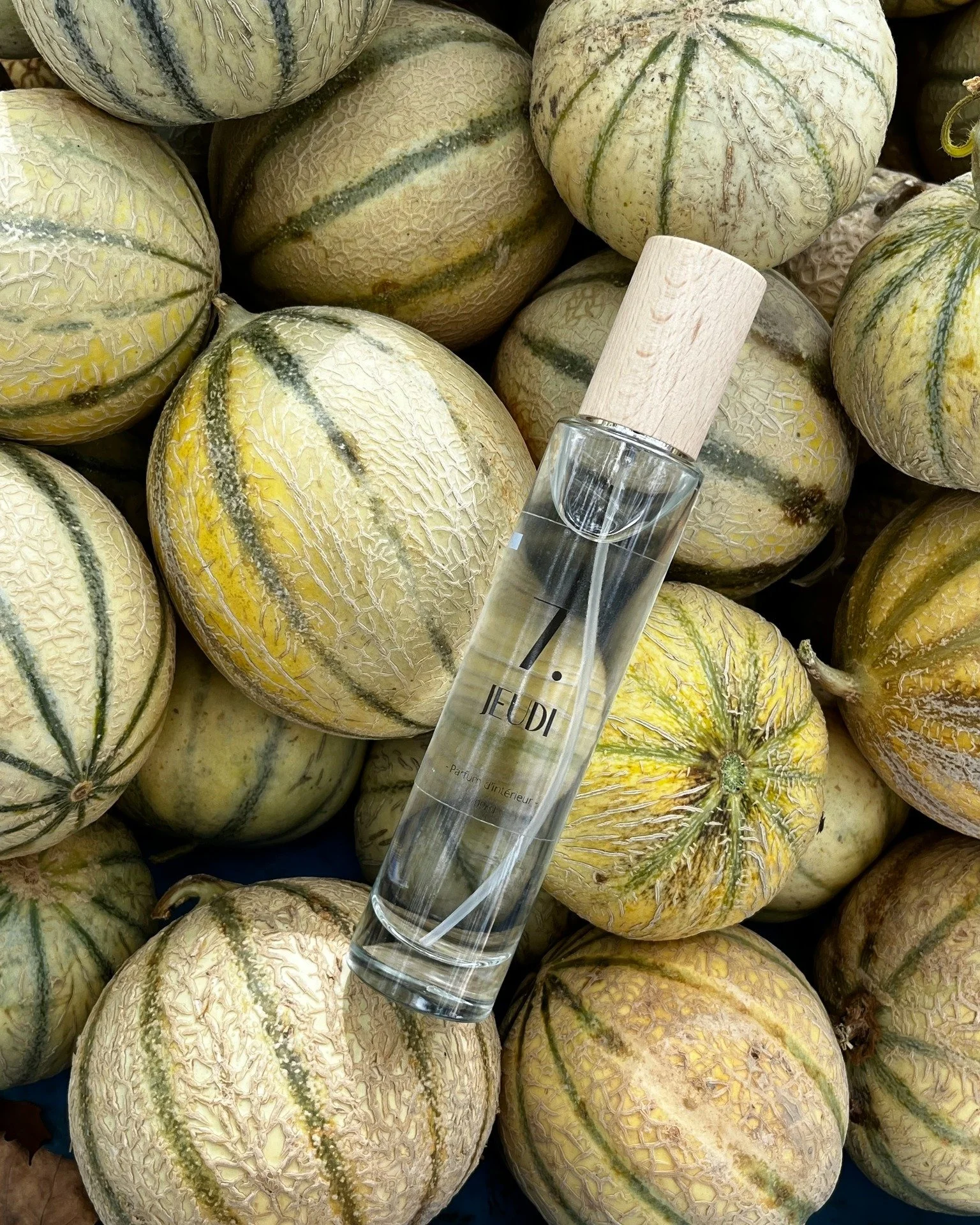 🍈 Un spray, une claque de fra&icirc;cheur.

Dans Jeudi Tonique, il y a ce melon juteux, gorg&eacute; de soleil, croqu&eacute; comme une pause d&rsquo;&eacute;t&eacute; au milieu de la semaine.
Un parfum d&rsquo;ambiance qui r&eacute;veille l&rsquo;a