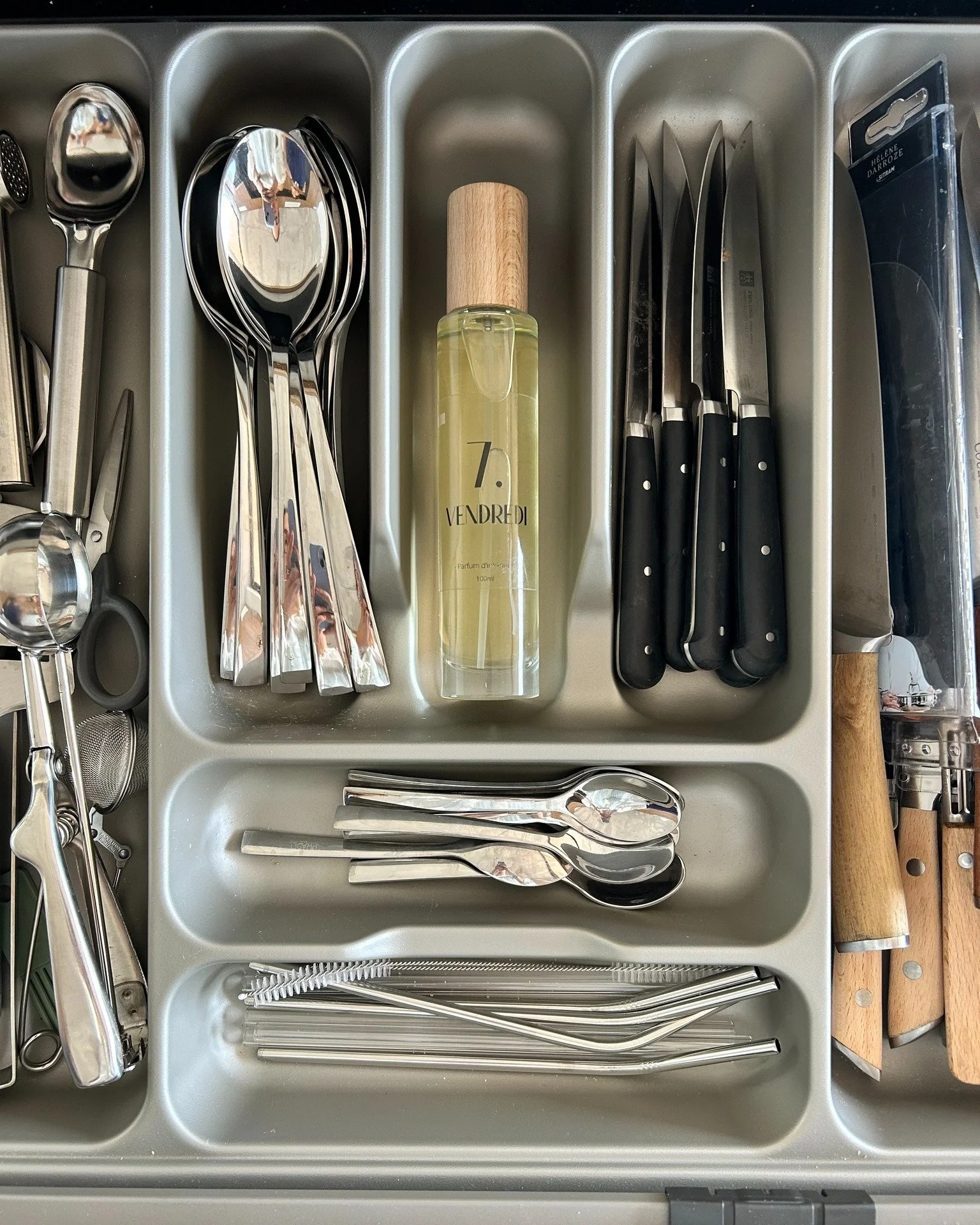 Qui a dit que la cuisine ne pouvait pas &ecirc;tre parfum&eacute;e ?

Avec nos sprays d&rsquo;ambiance, chaque pi&egrave;ce devient un lieu de bien-&ecirc;tre. M&ecirc;me l&agrave; o&ugrave; mijotent les id&eacute;es (et les bons petits plats 🍳)

🌿