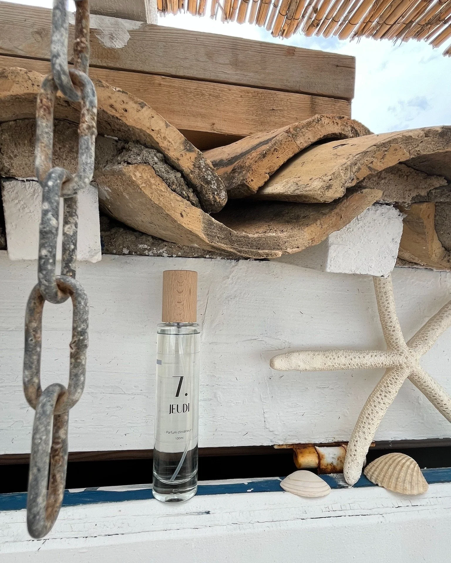 Le soleil joue &agrave; cache-cache ? Pas de panique.

Avec le spray Jeudi, prolongez un peu le beau temps dans votre maison ☀️
Quelques vaporisations, et l&rsquo;atmosph&egrave;re s&rsquo;illumine, l&eacute;g&egrave;re et joyeuse, comme une journ&ea