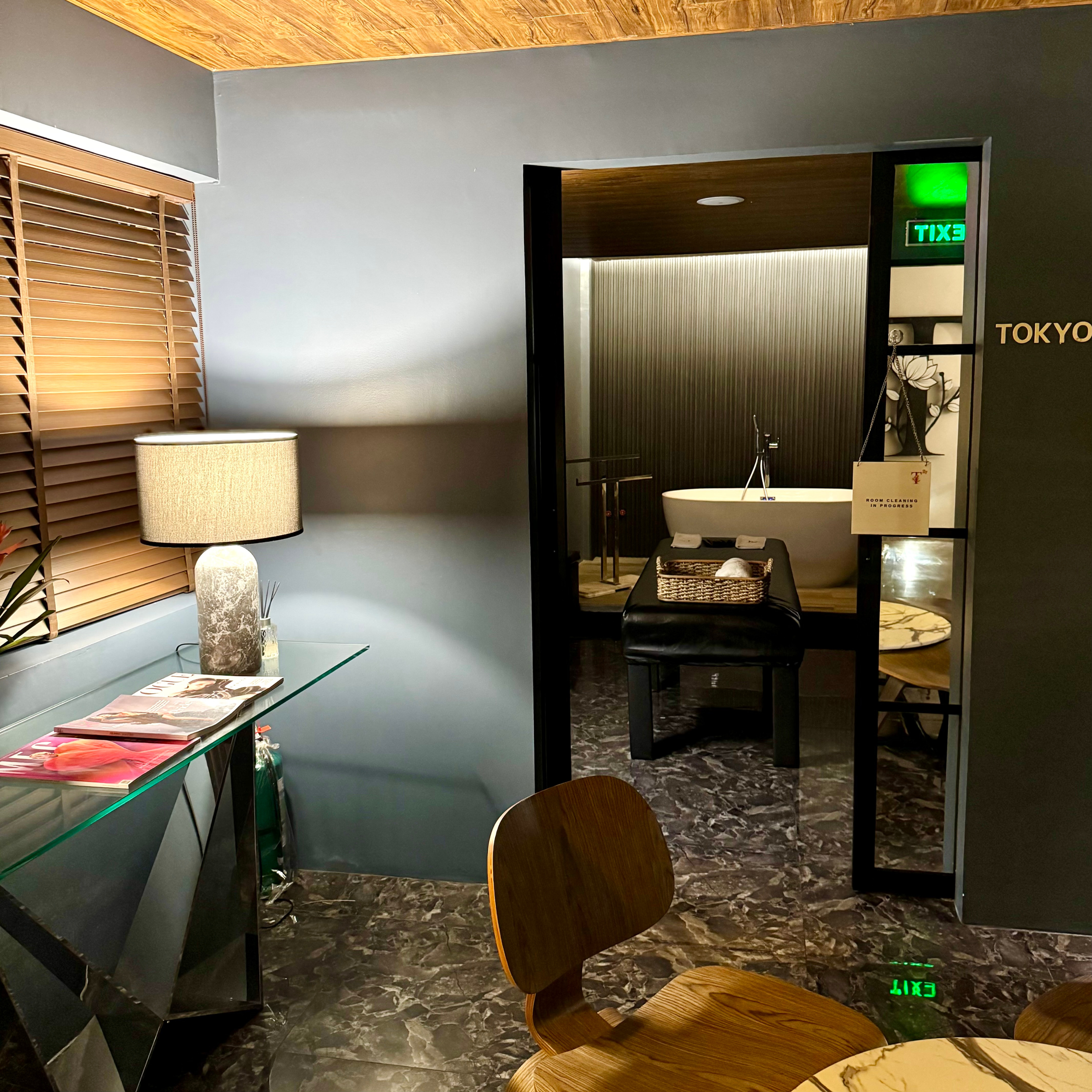 T Club Lounge and Massage Room