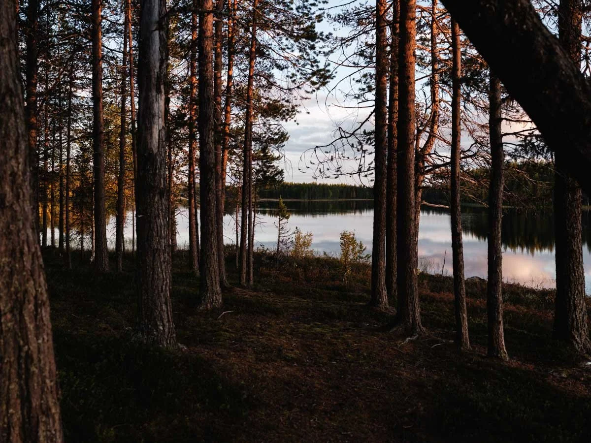Draussen übernachten in Lappland