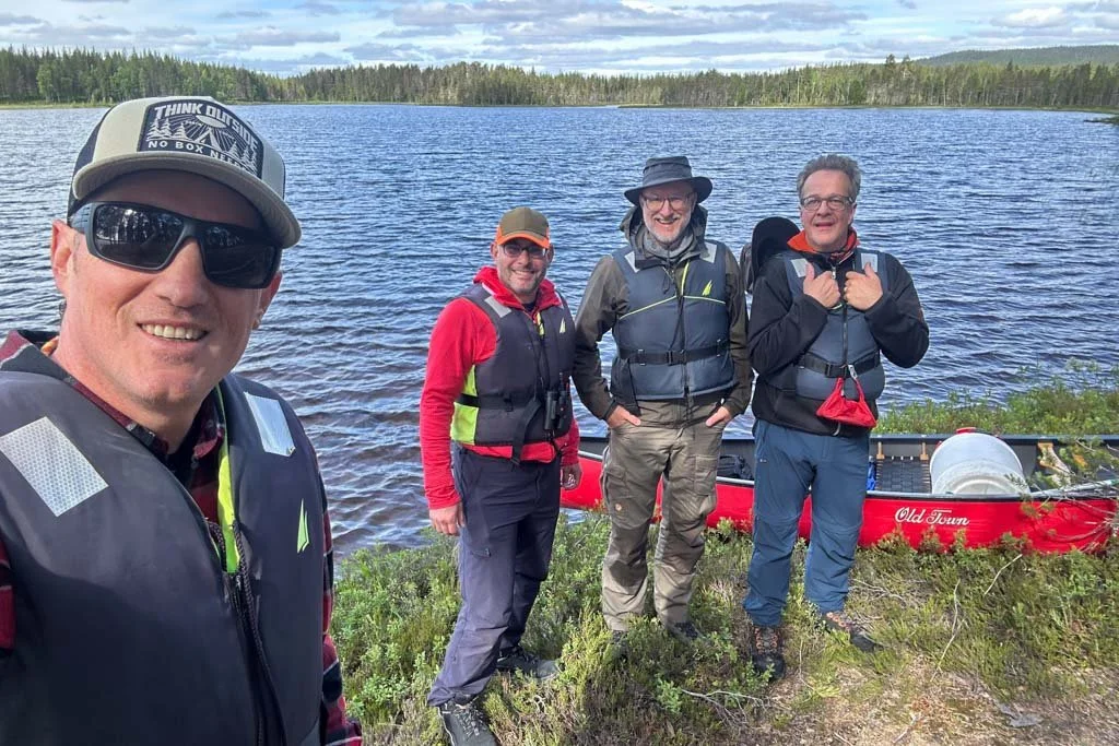 Die Crew ist bereit für die zweitätige Kanutour in Lappland