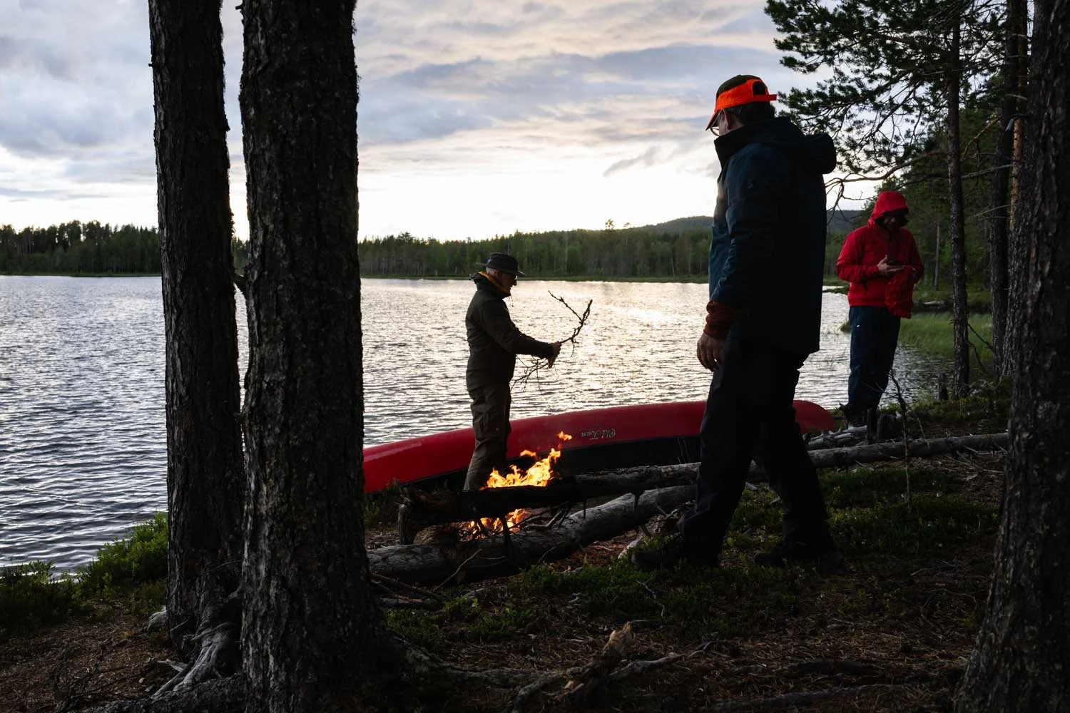 Lagerfeuer in Schwedisch-Lappland - mit Kanu und Zelt