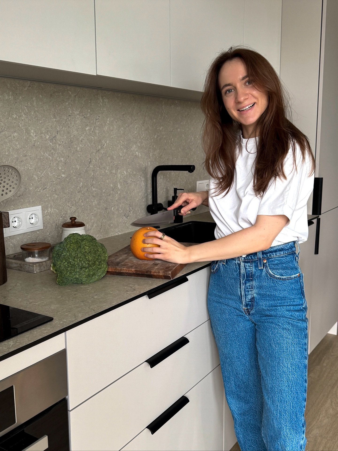 🌱 Labas! A&scaron; Greta 🌱

Esu čia tam, kad i&scaron;mokyčiau Tave gaminti ne tik maistingą, bet ir labai skanų bei sveiką augalinį maistą. 🤗

Be to, greitai suprasi, kad sveika mityba nėra tik prabangos dalykas ar beskoniai salotų lapai. Taip pa