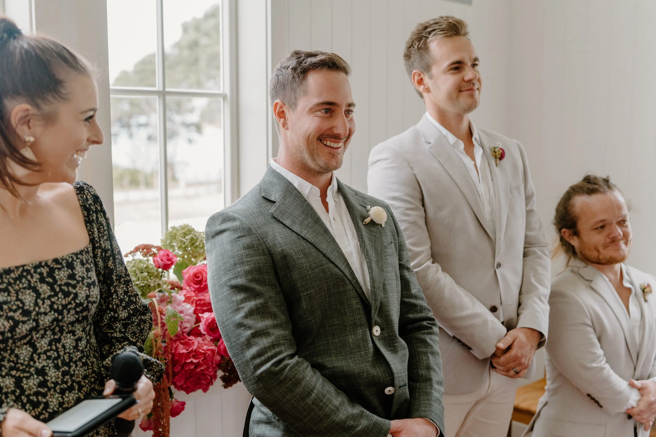 MAN-O'-WARN-WEDDING-WAIHEKE-ISLAND-PHOTOGRAPHER-AARON-COURTNEY62.jpg