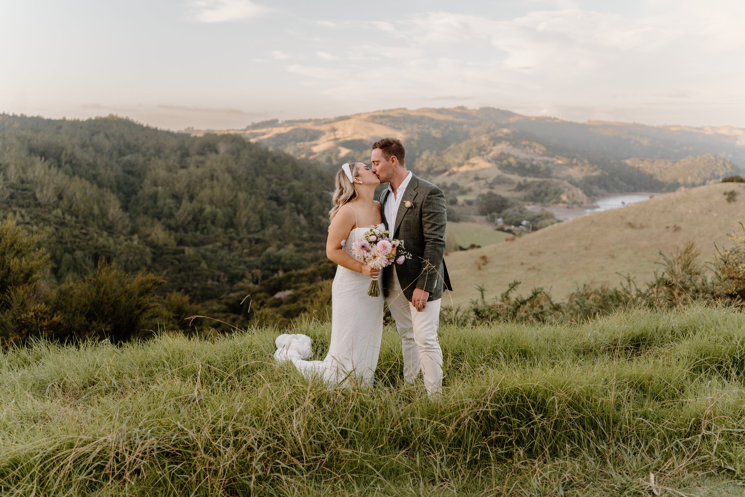 MAN-O'-WARN-WEDDING-WAIHEKE-ISLAND-PHOTOGRAPHER-AARON-COURTNEY101.jpg