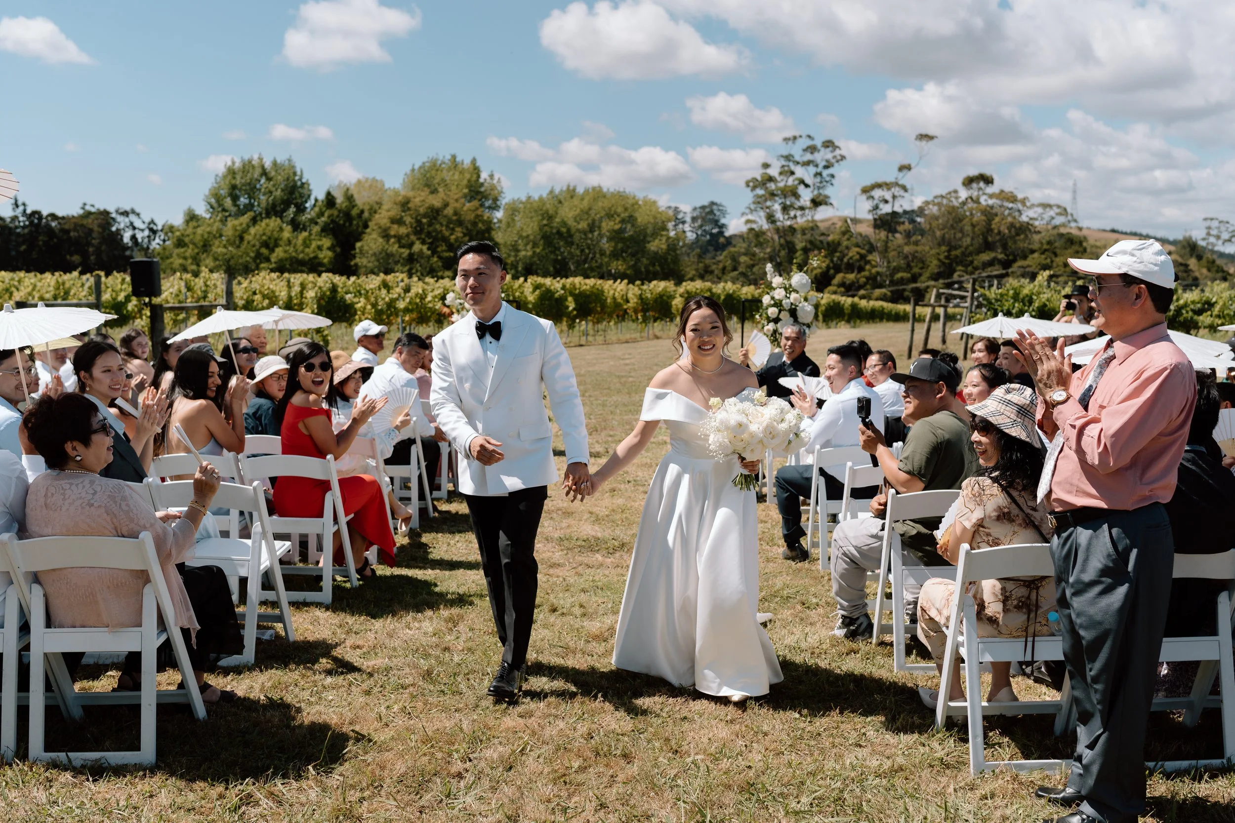 Mikki+Emily_Hunting-Lodge-Auckland-Wedding-Photographer98.jpg