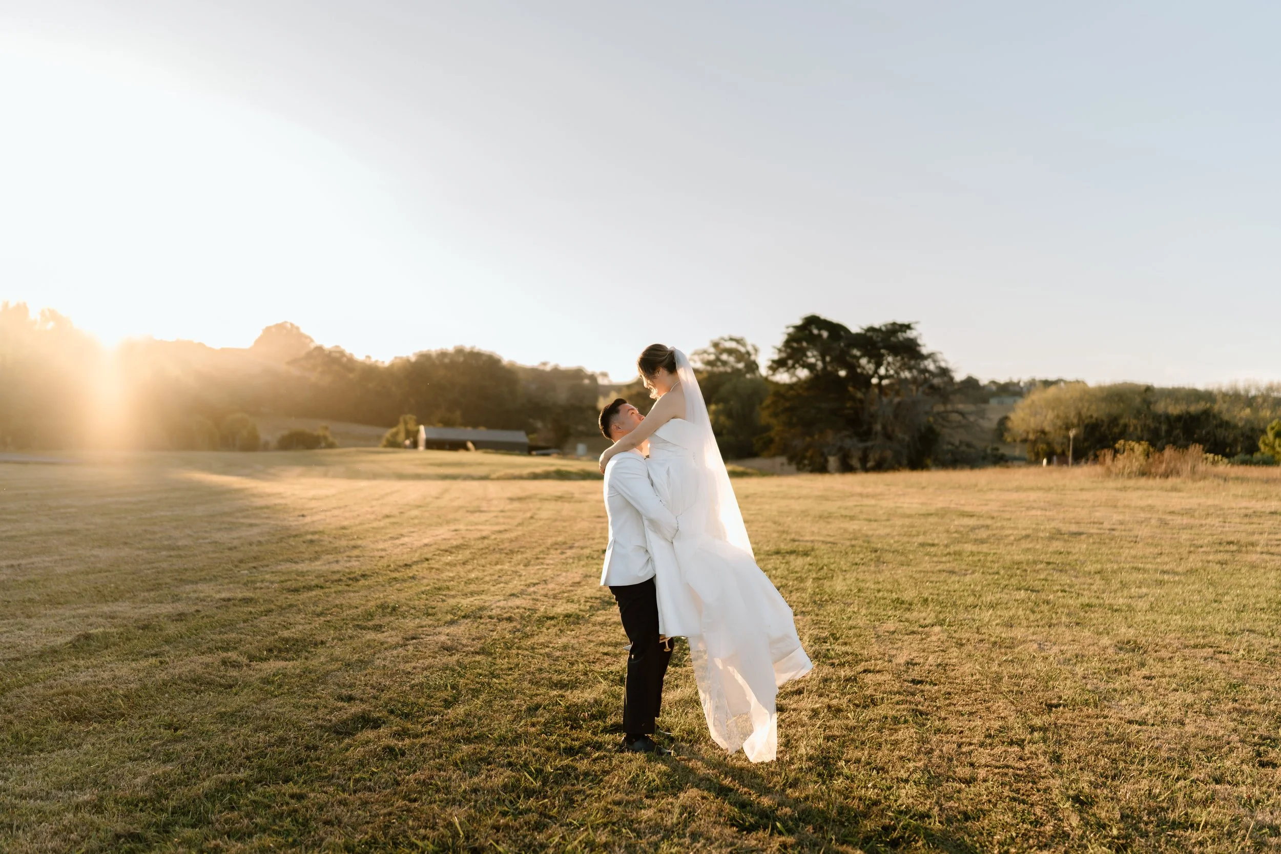 Mikki+Emily_Hunting-Lodge-Auckland-Wedding-Photographer136.jpg