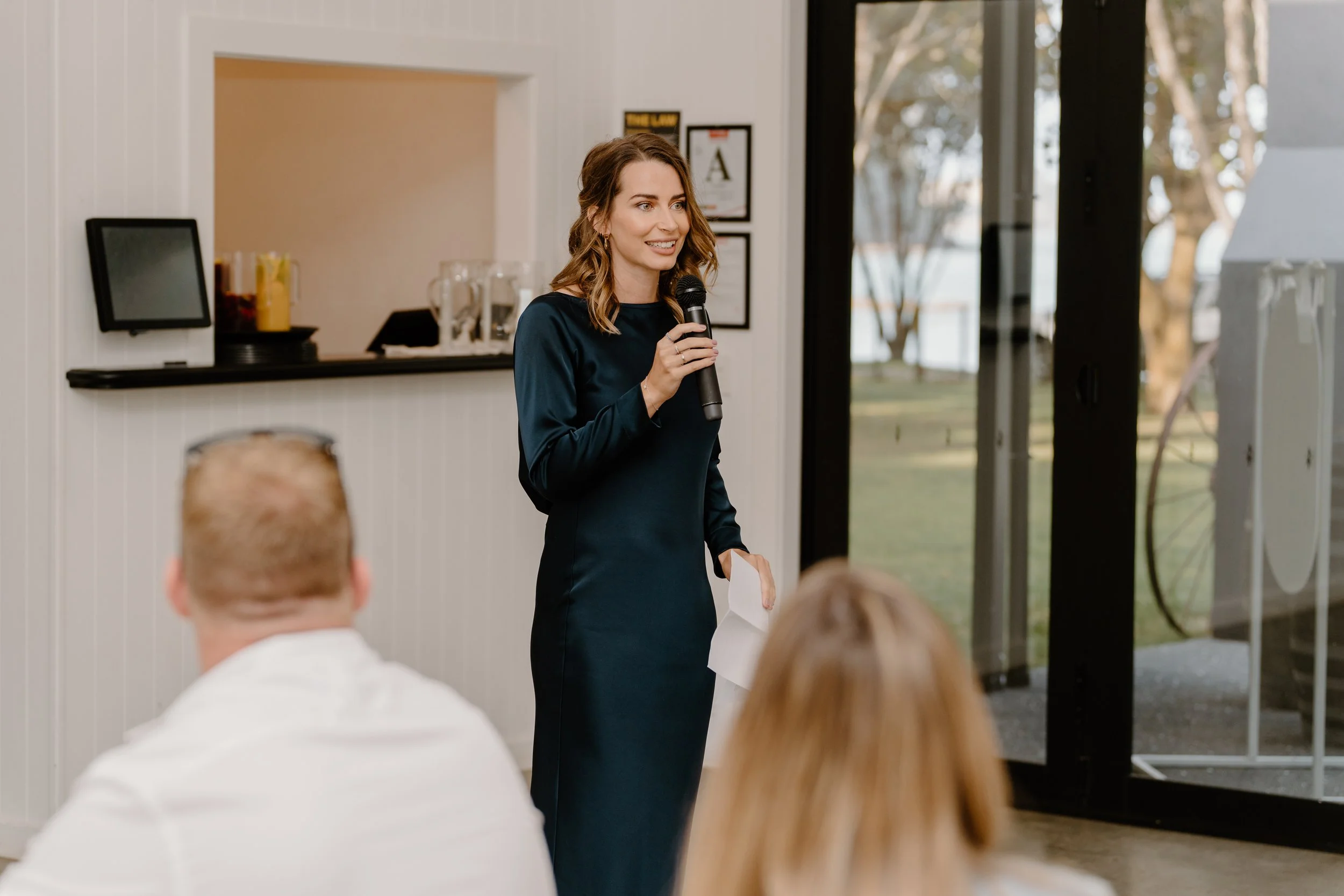 MAN-O'-WARN-WEDDING-WAIHEKE-ISLAND-PHOTOGRAPHER-AARON-COURTNEY98.jpg